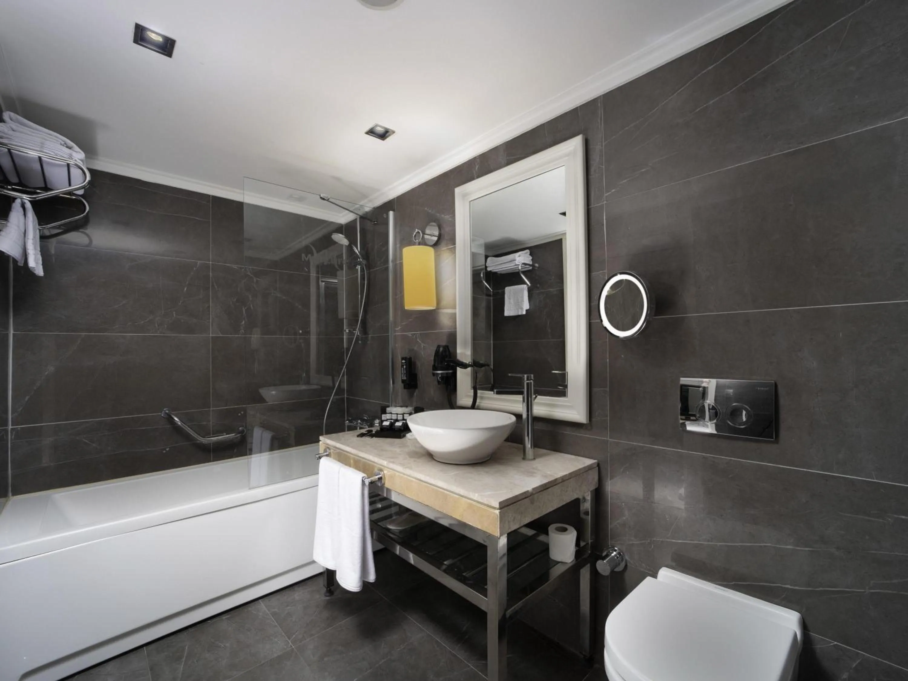 Deluxe Family Suite in Mercure Istanbul Bomonti
