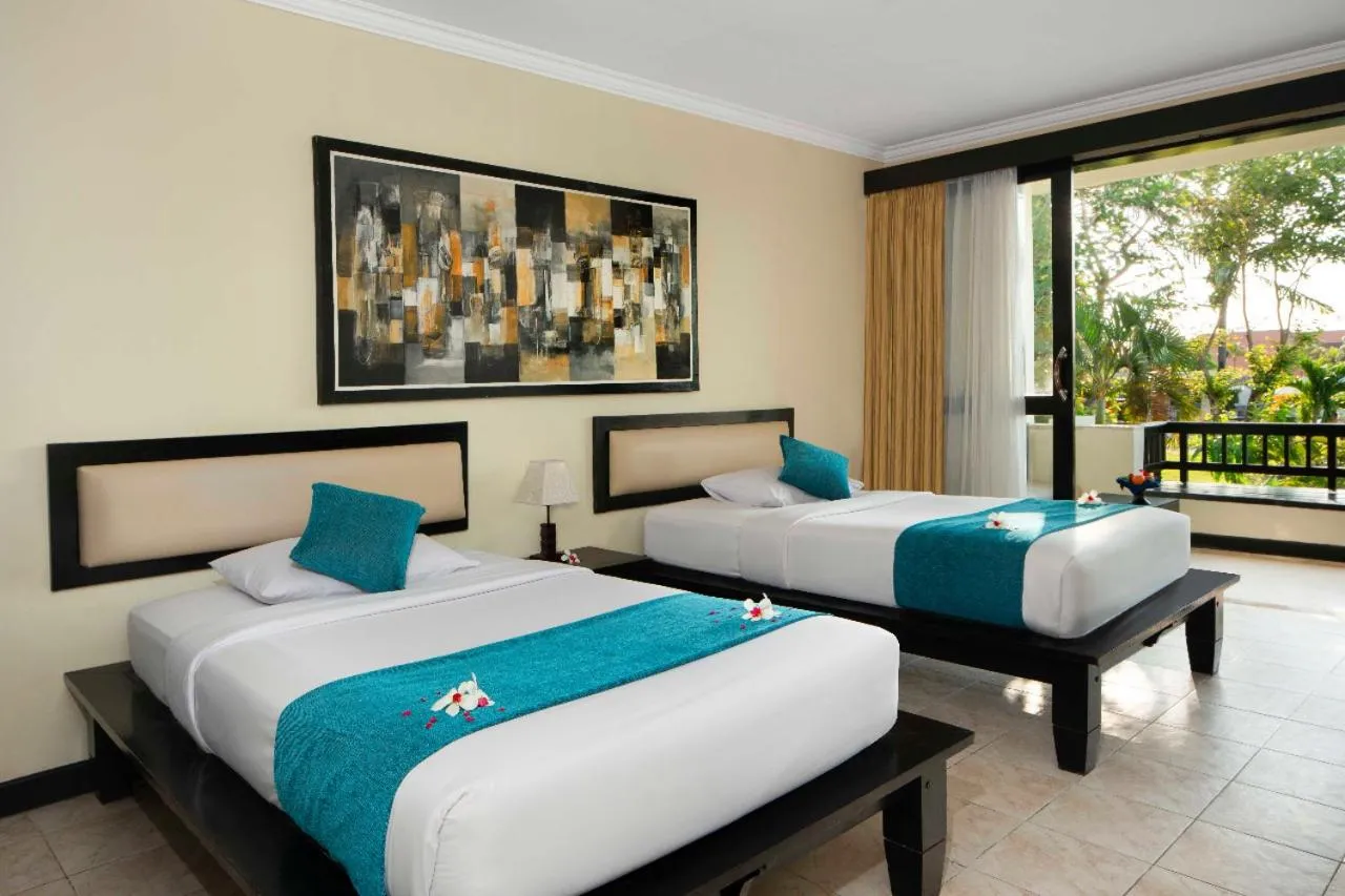 Superior Twin Room in Blue Point Resort and Spa