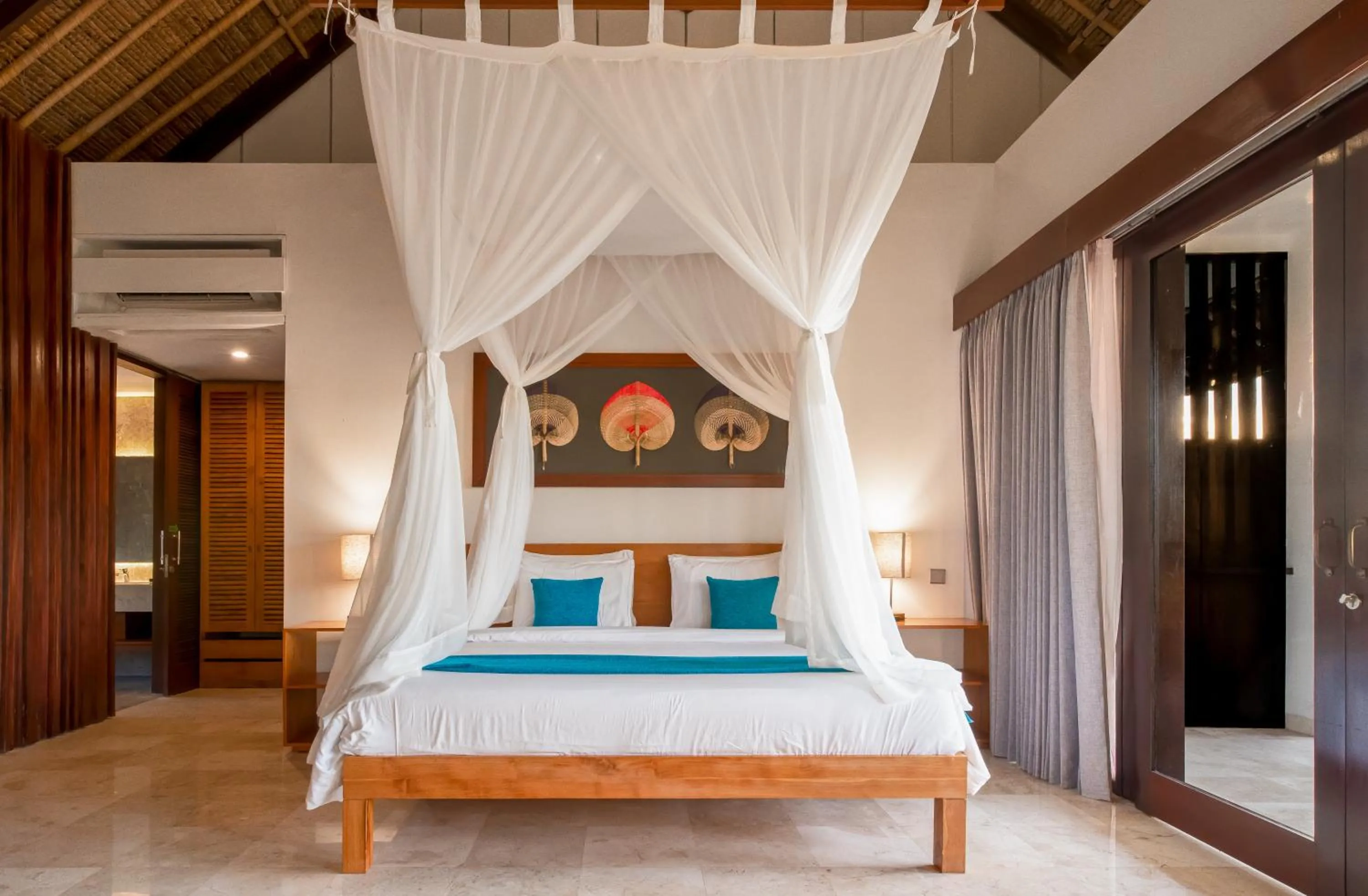 Deluxe Suite with Sea View in Blue Point Resort and Spa