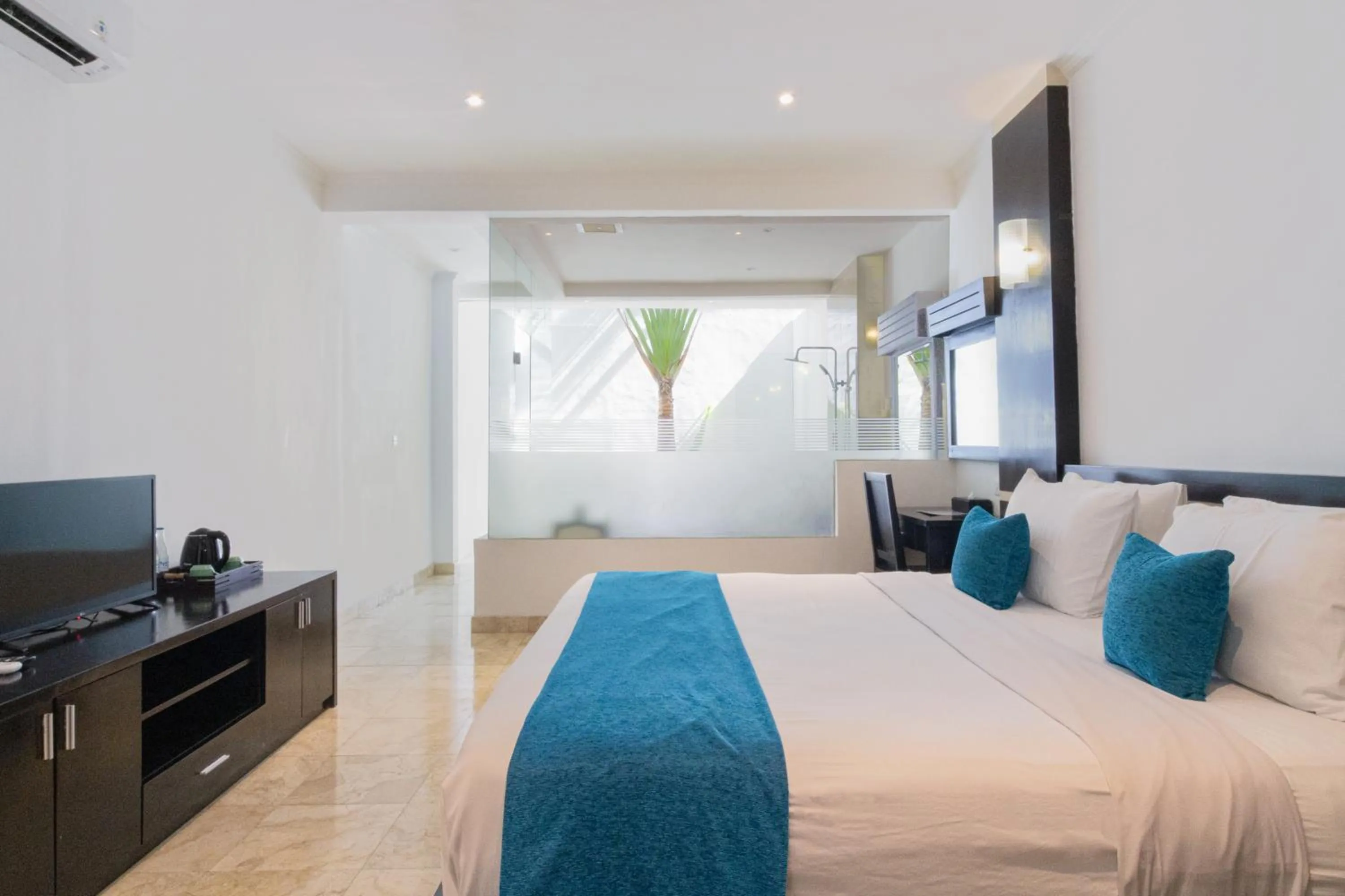 Junior Suite with Terrace in Blue Point Resort and Spa