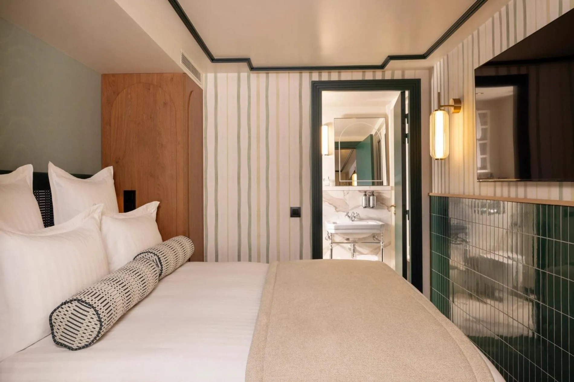  Prestige Room with Terrace in Hôtel Filigrane & Spa