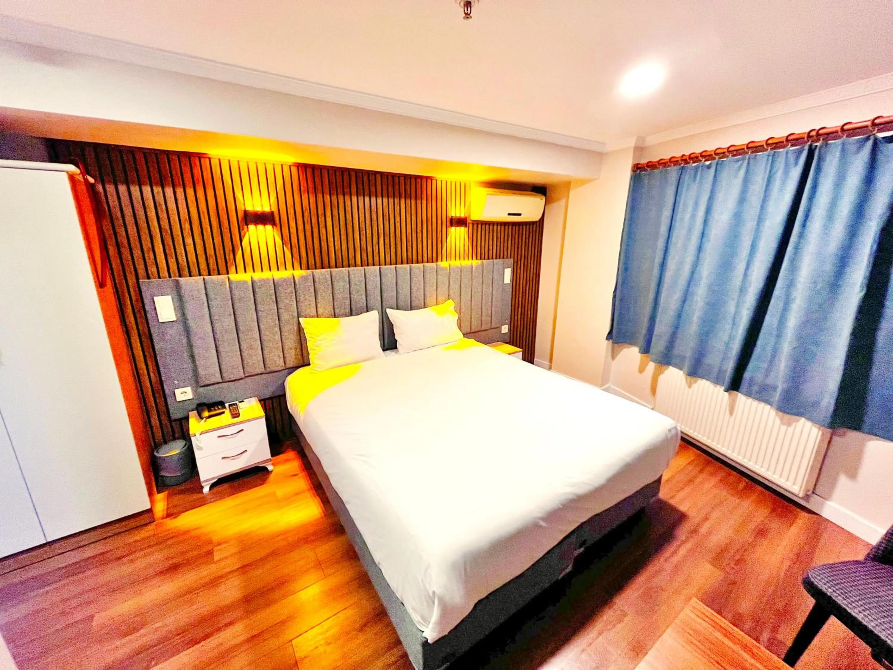 Queen Room with Sea View in Naila Hotel