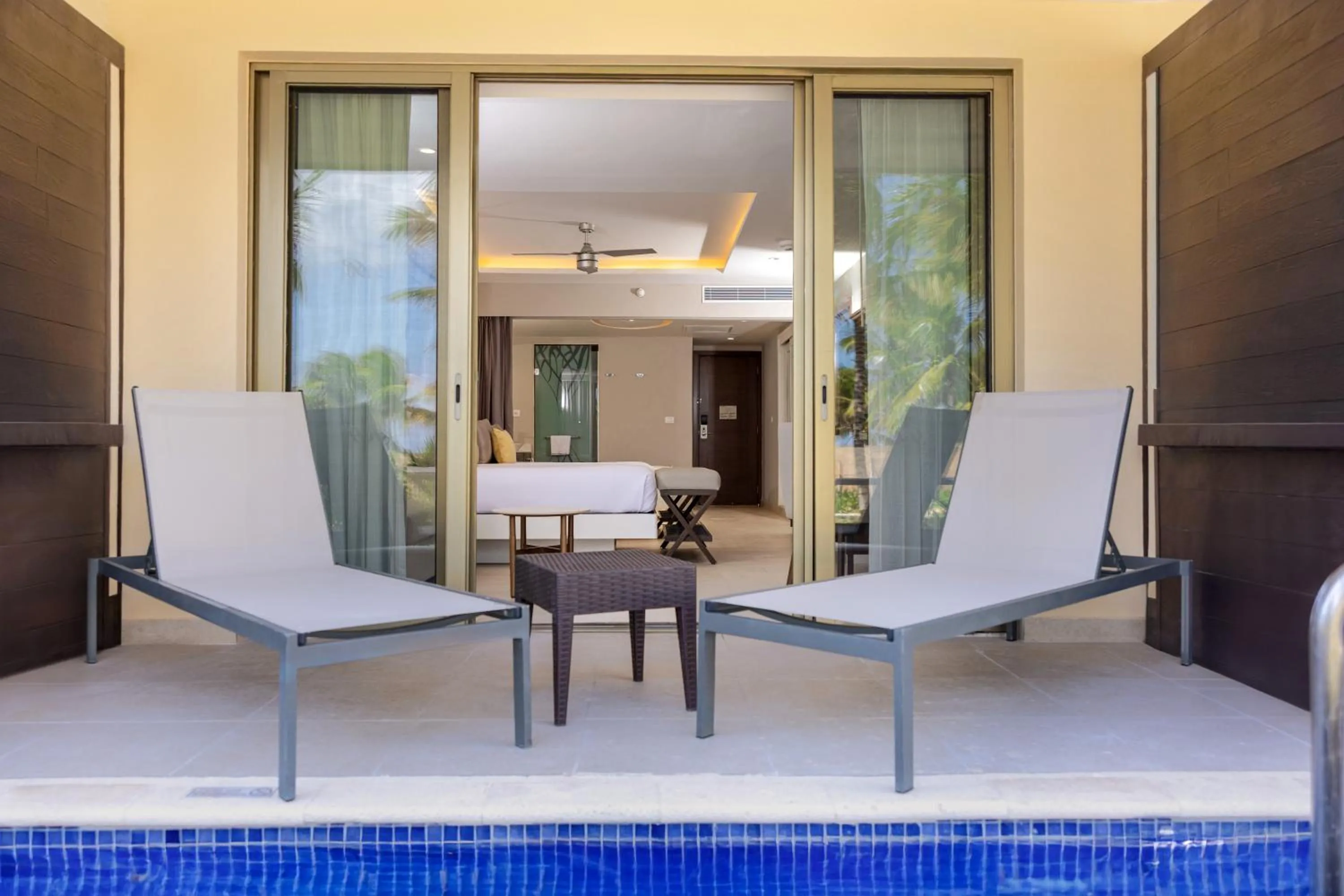 Luxury Junior Suite Swim Out Diamond Club - single occupancy in Royalton Riviera Cancun, An Autograph Collection All-Inclusive Resort & Casino