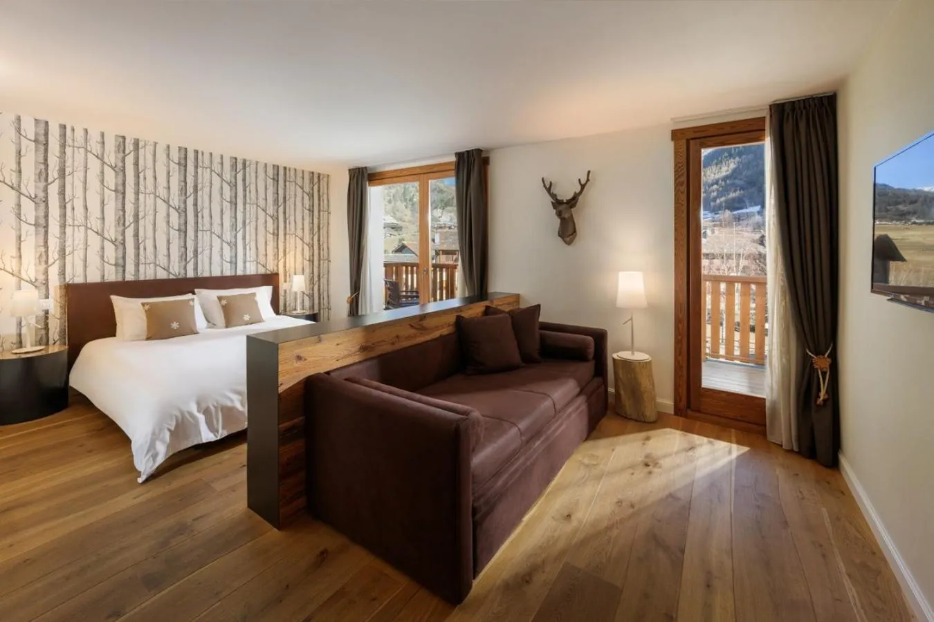 Deluxe King Room in Montana Lodge & Spa, by R Collection Hotels
