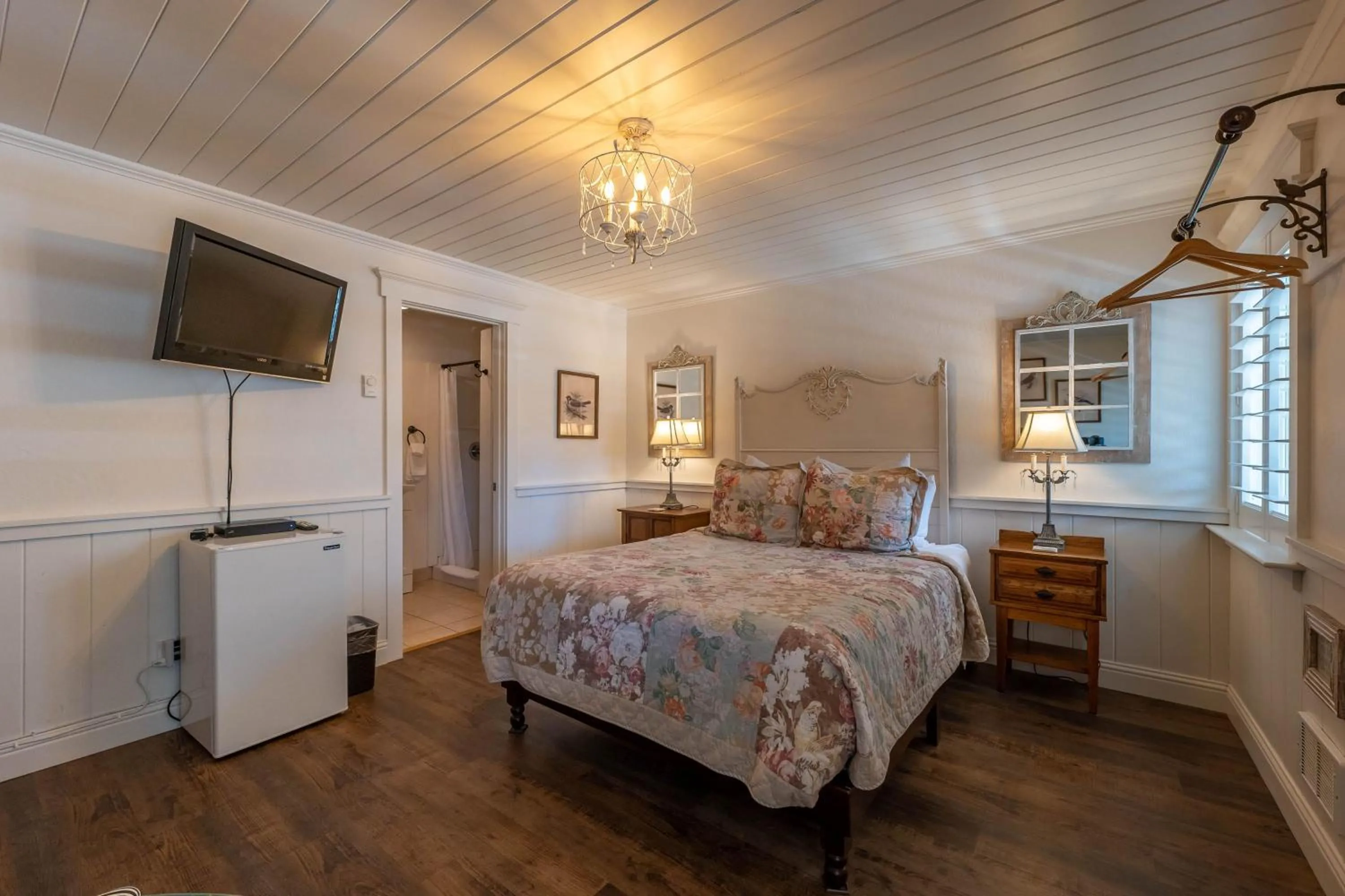 Studio in Bandon Marina Inn