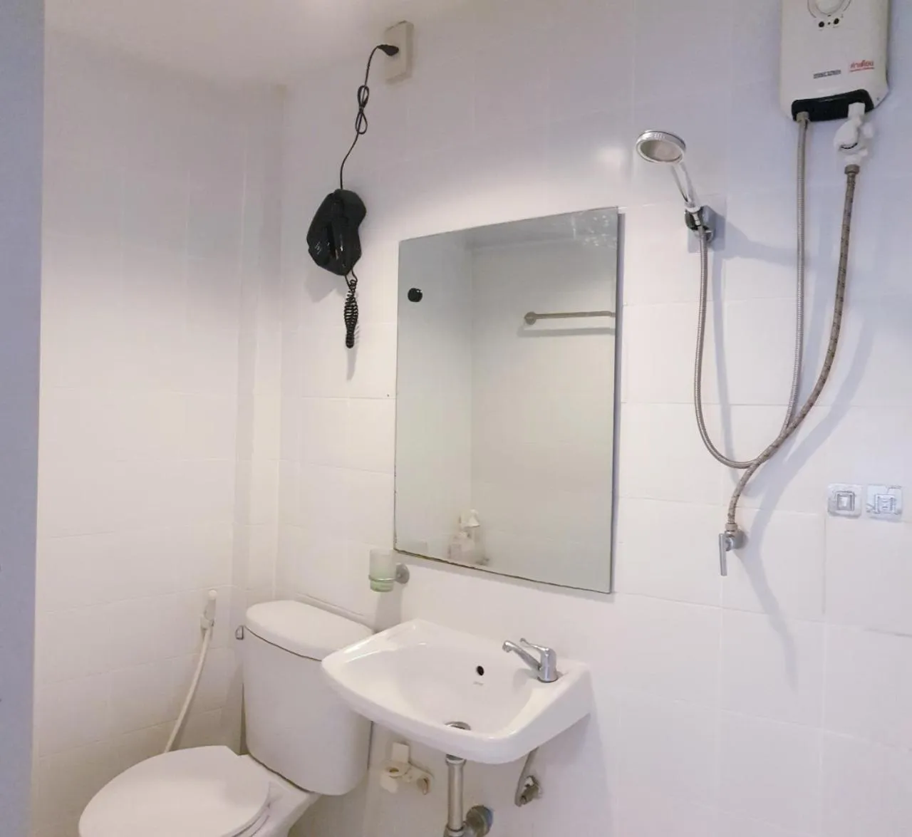 Double Room with Private Bathroom (No Window) in Cooper