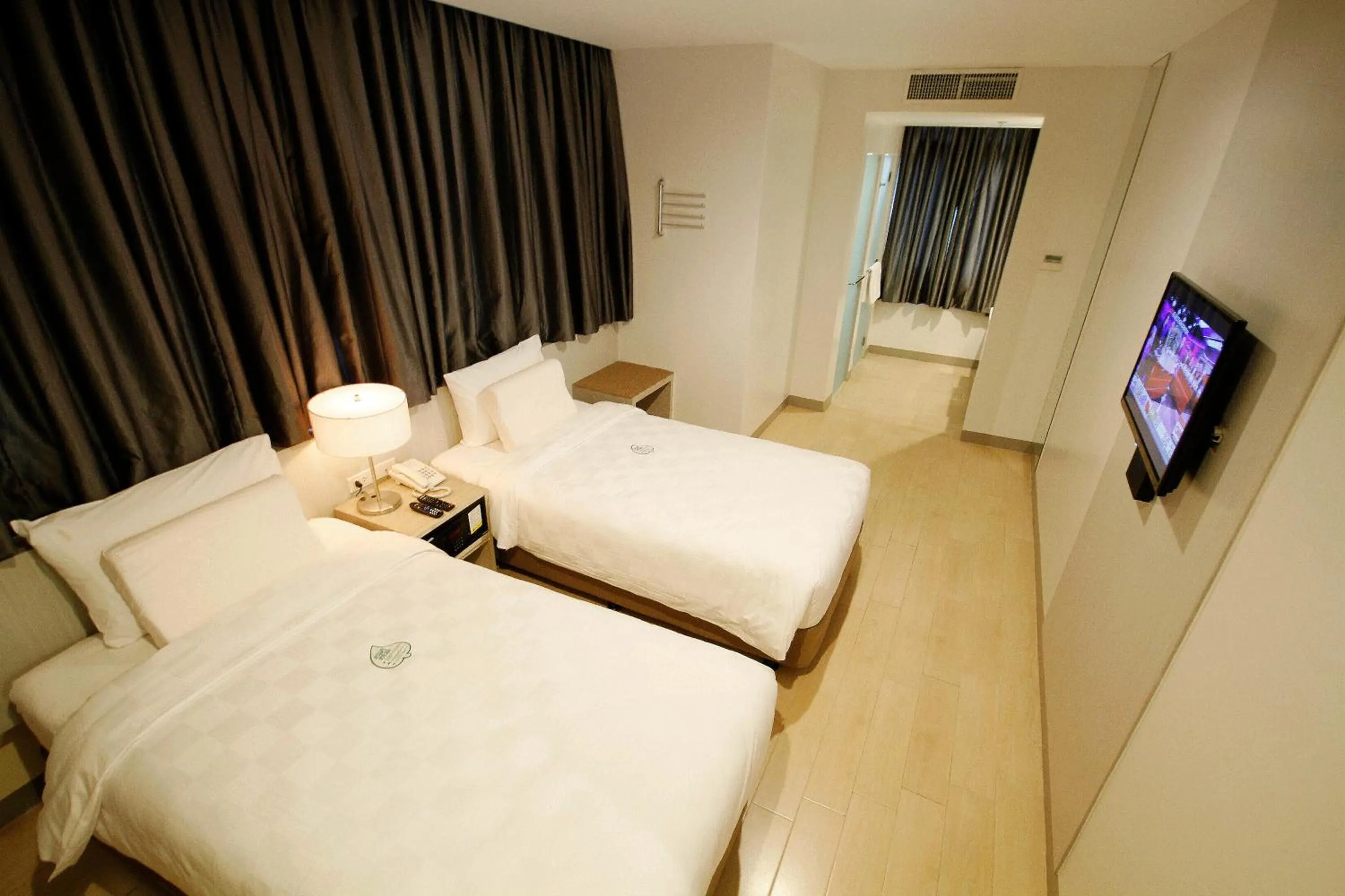 Standard Twin Room in Go Hotels Ortigas Center
