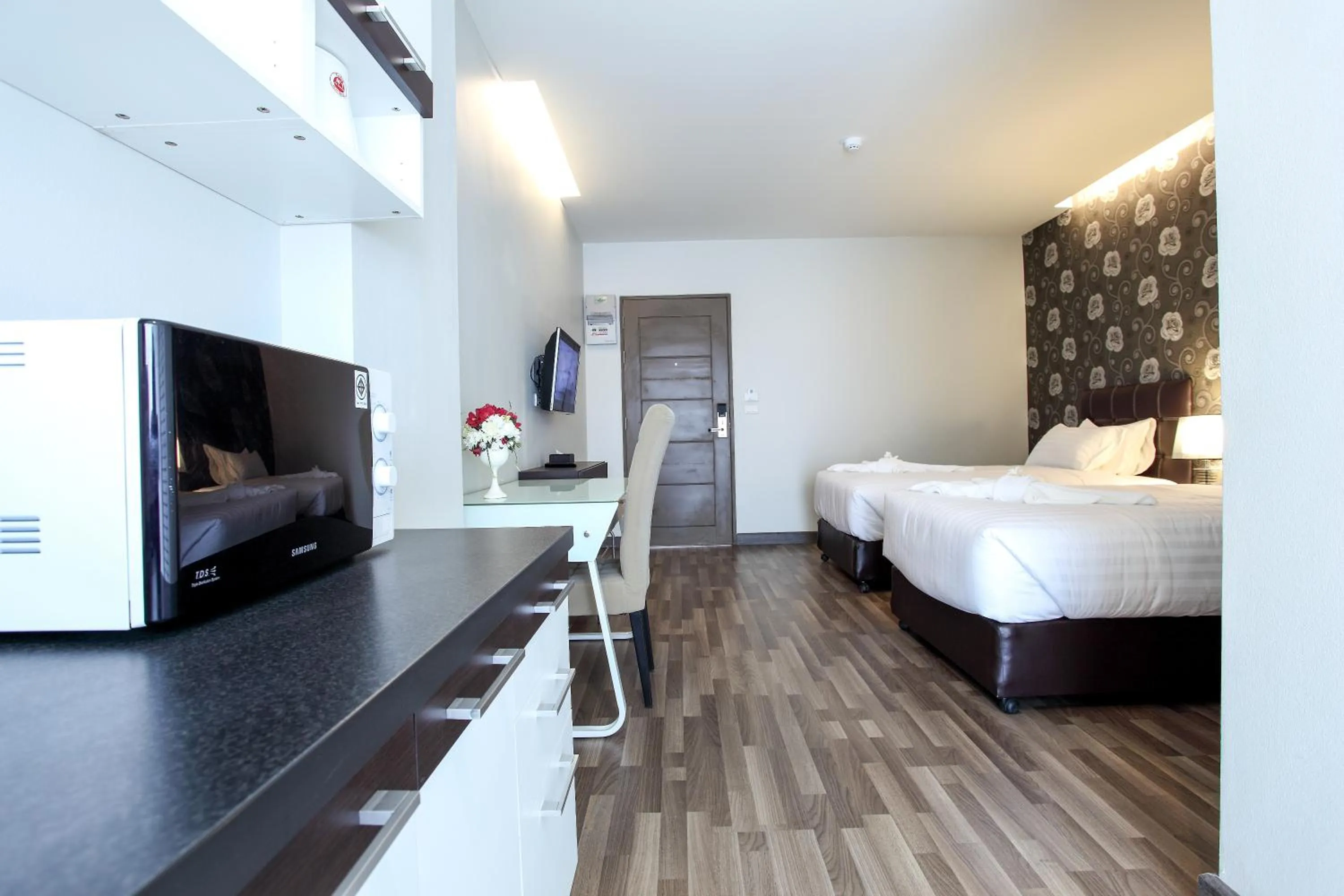 Deluxe Twin Room in Romyen Garden Place