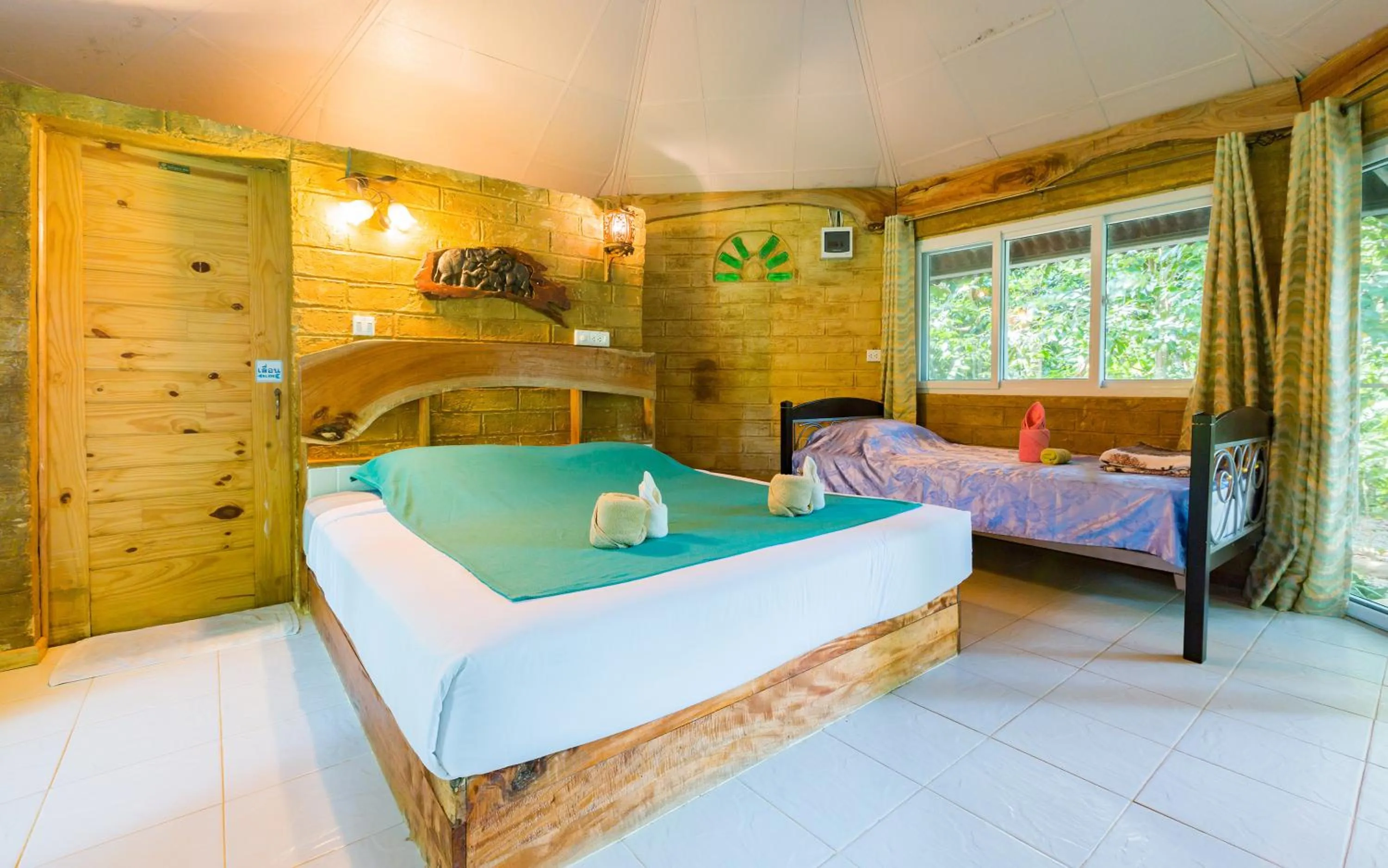 Superior Triple Room in Baandin Chiewlarn