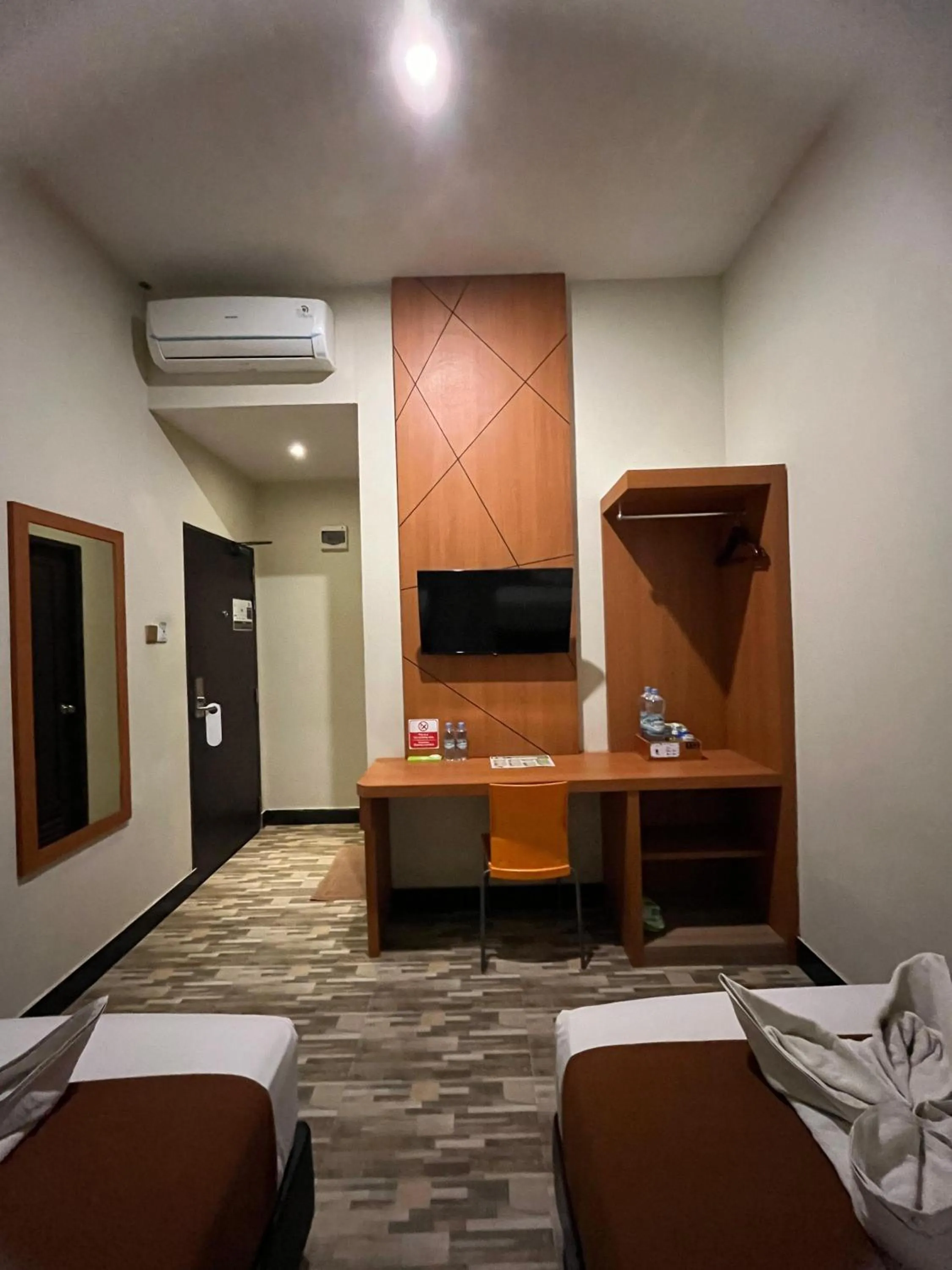 Deluxe Twin Room in Bless Hotels