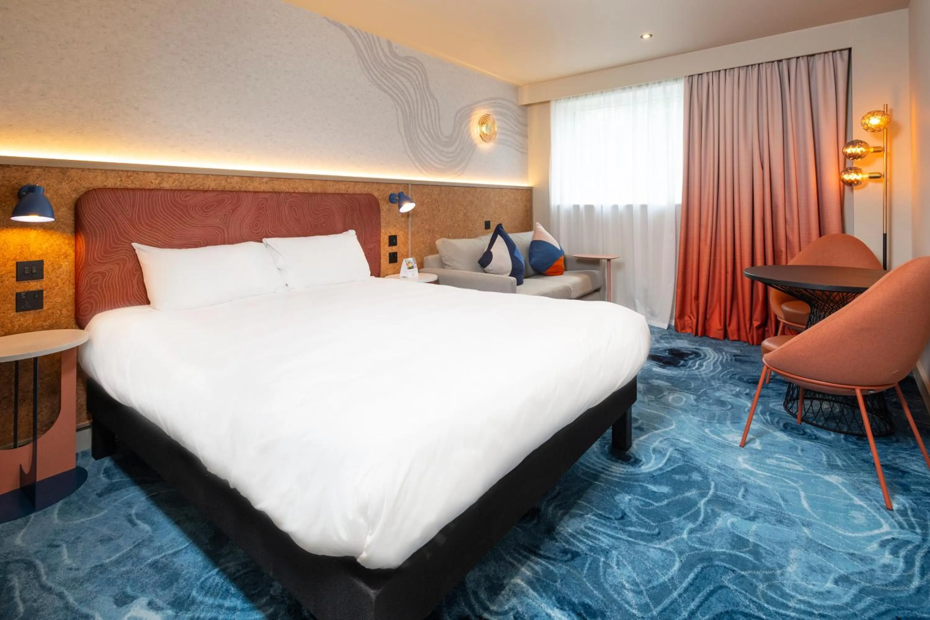 Superior King Room with Sofa Bed and Kitchenette in ibis Styles Burton On Trent