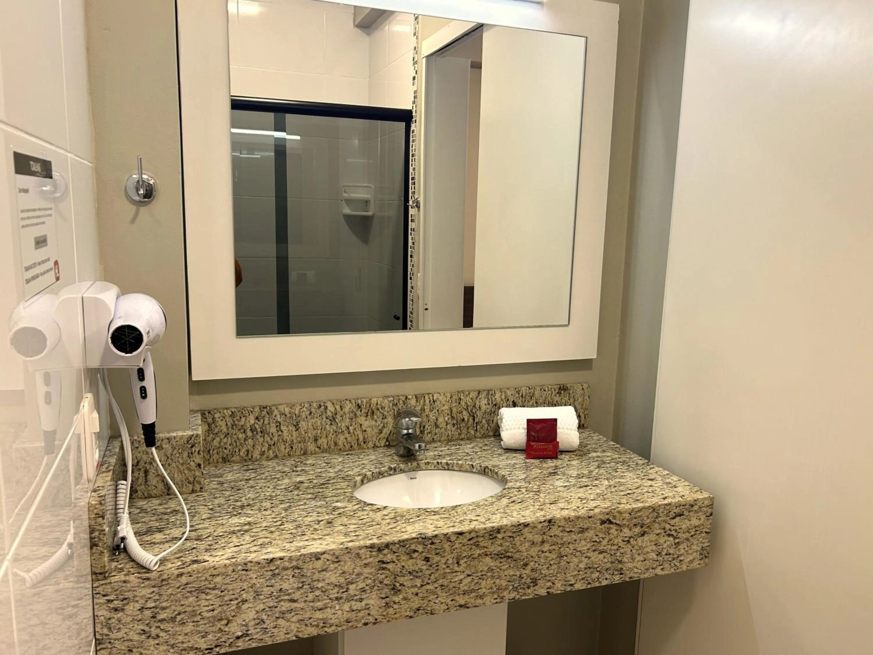 Superior Queen Room - single occupancy in Hotel Locatelli