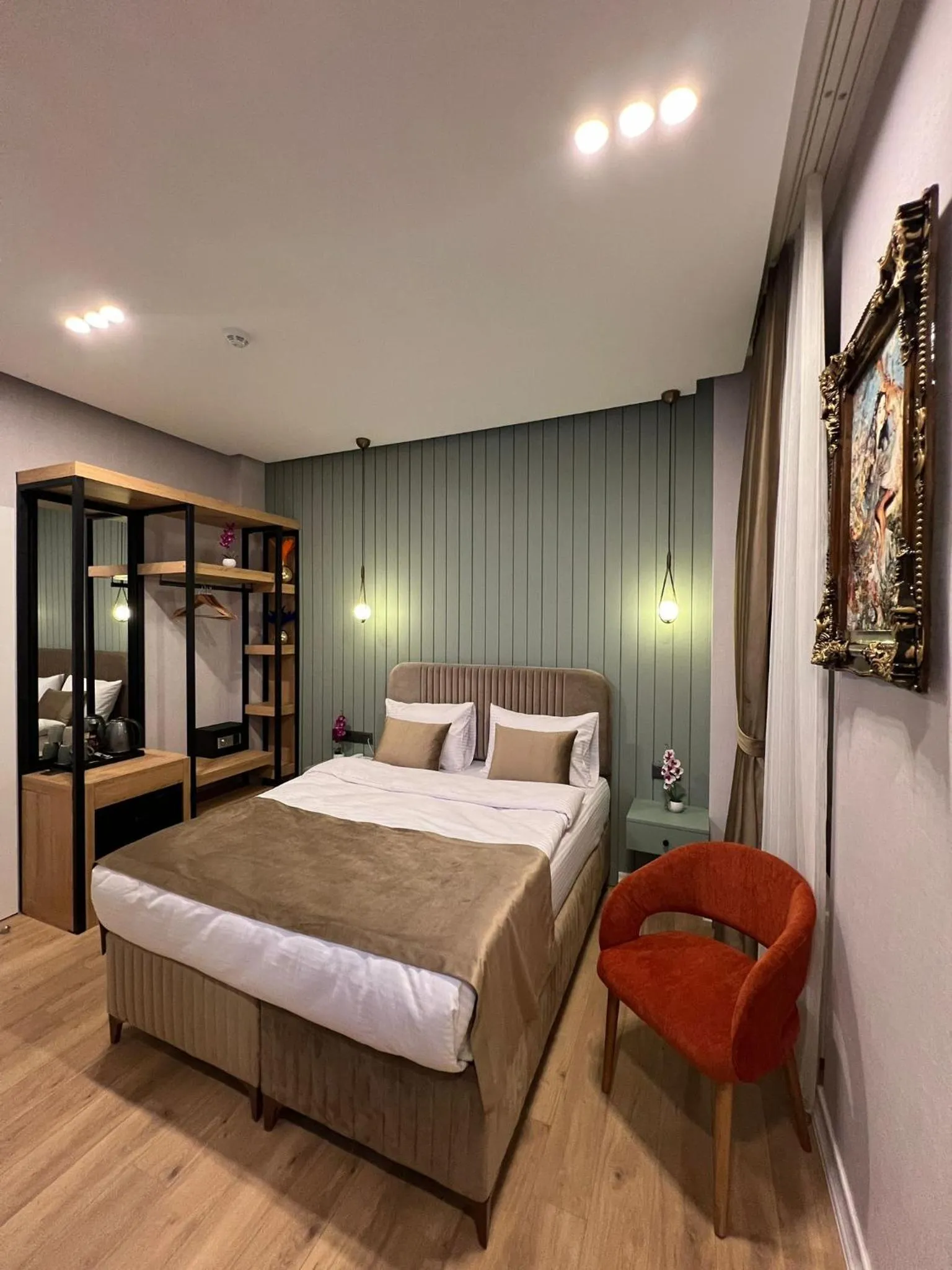 Deluxe Triple Room in The Aramis Galata Hotel