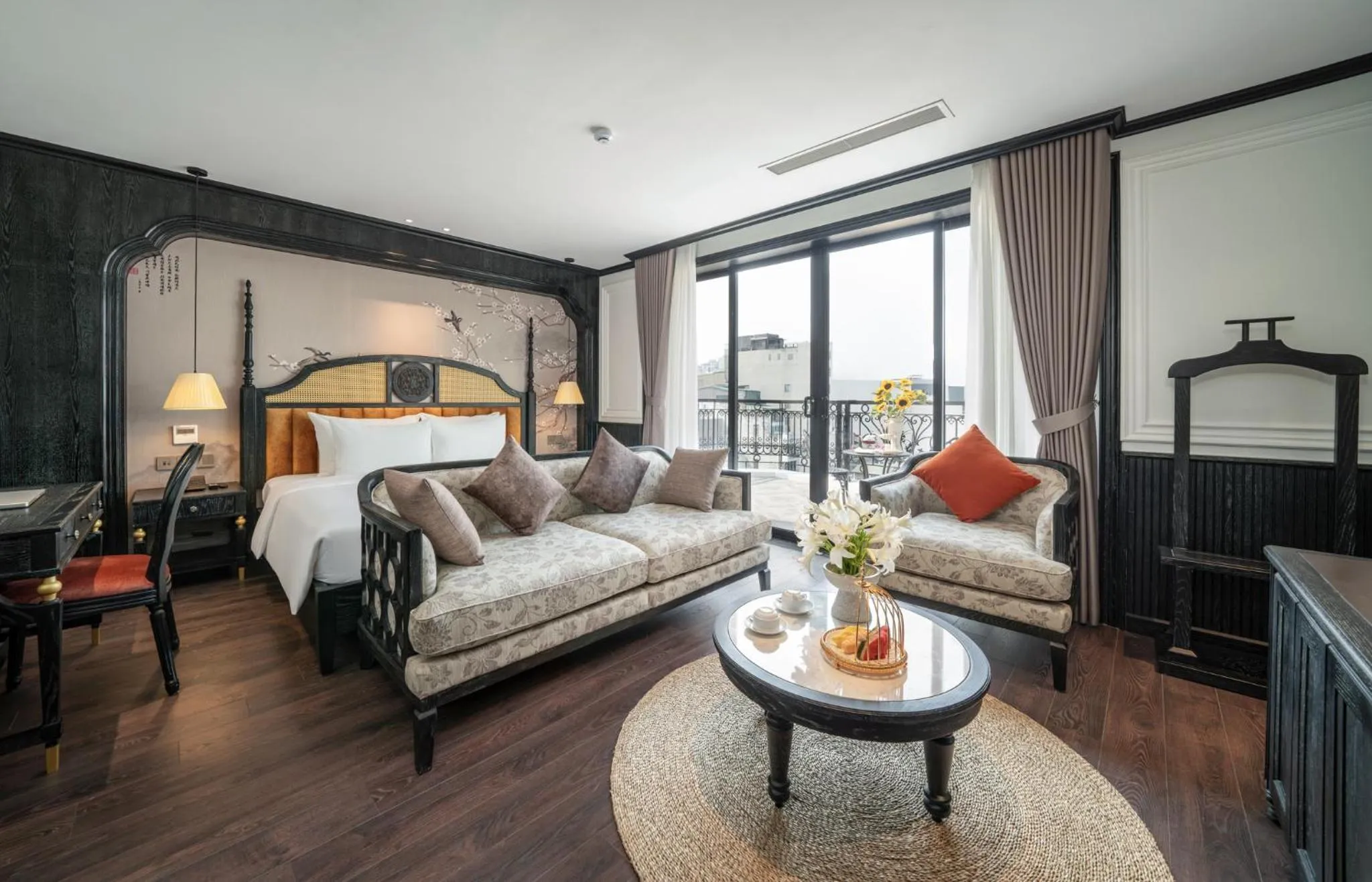 King Suite with Balcony in Luxe Paradise Premium Hotel Pham Hong Thai
