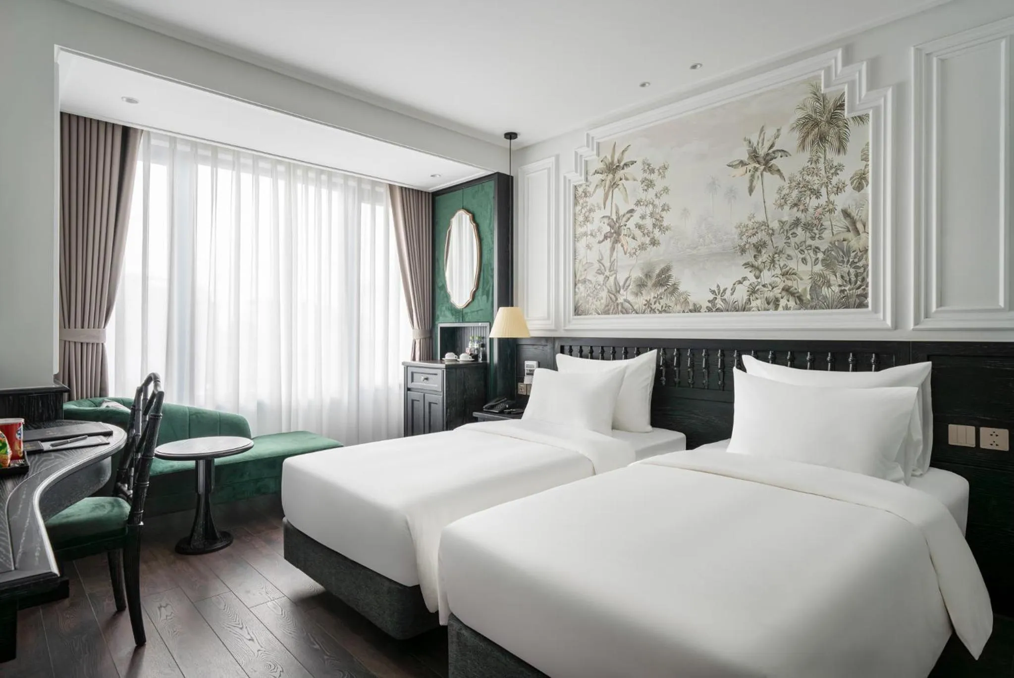 Superior Twin Room in Luxe Paradise Premium Hotel Pham Hong Thai