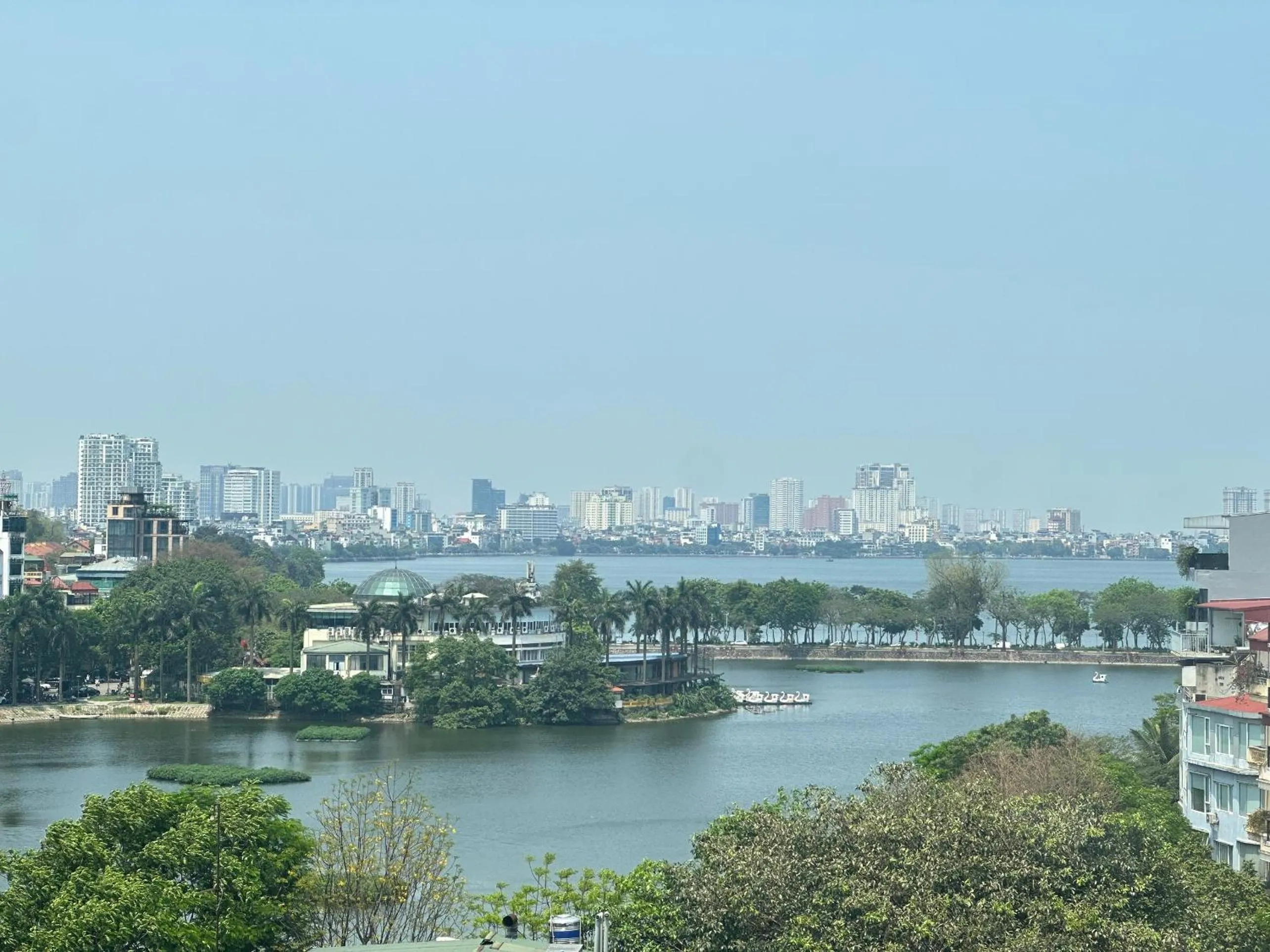 Deluxe Twin Room in Luxe Paradise Premium Hotel Pham Hong Thai