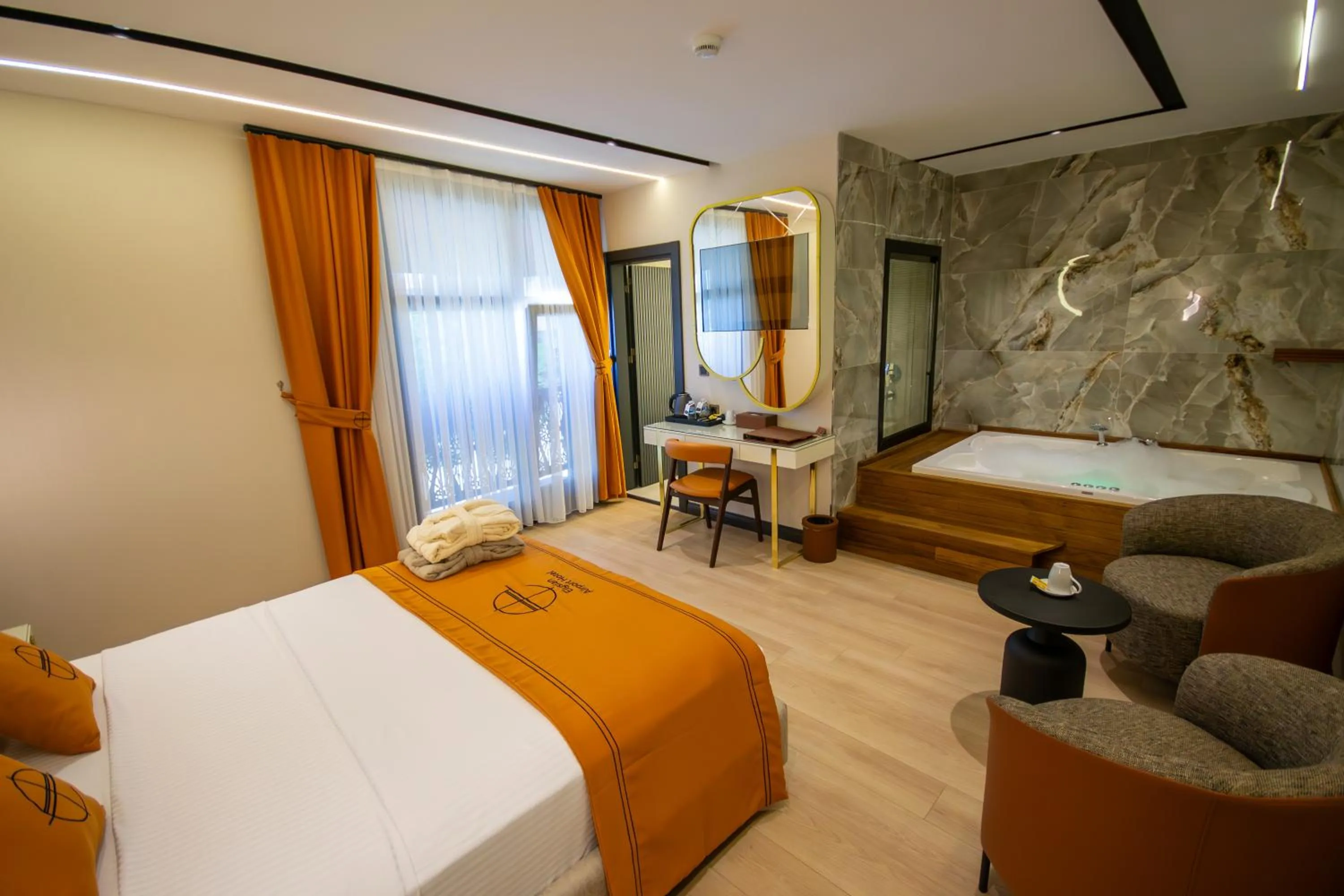 Deluxe Queen Room in Elysian Airport Hotel & Restaurant