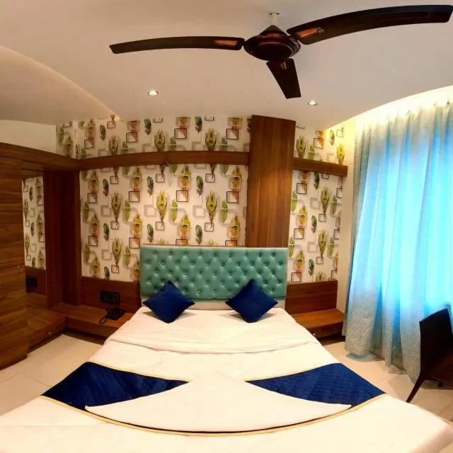 Standard Queen Room in Hotel India Gate Narhe, Pune