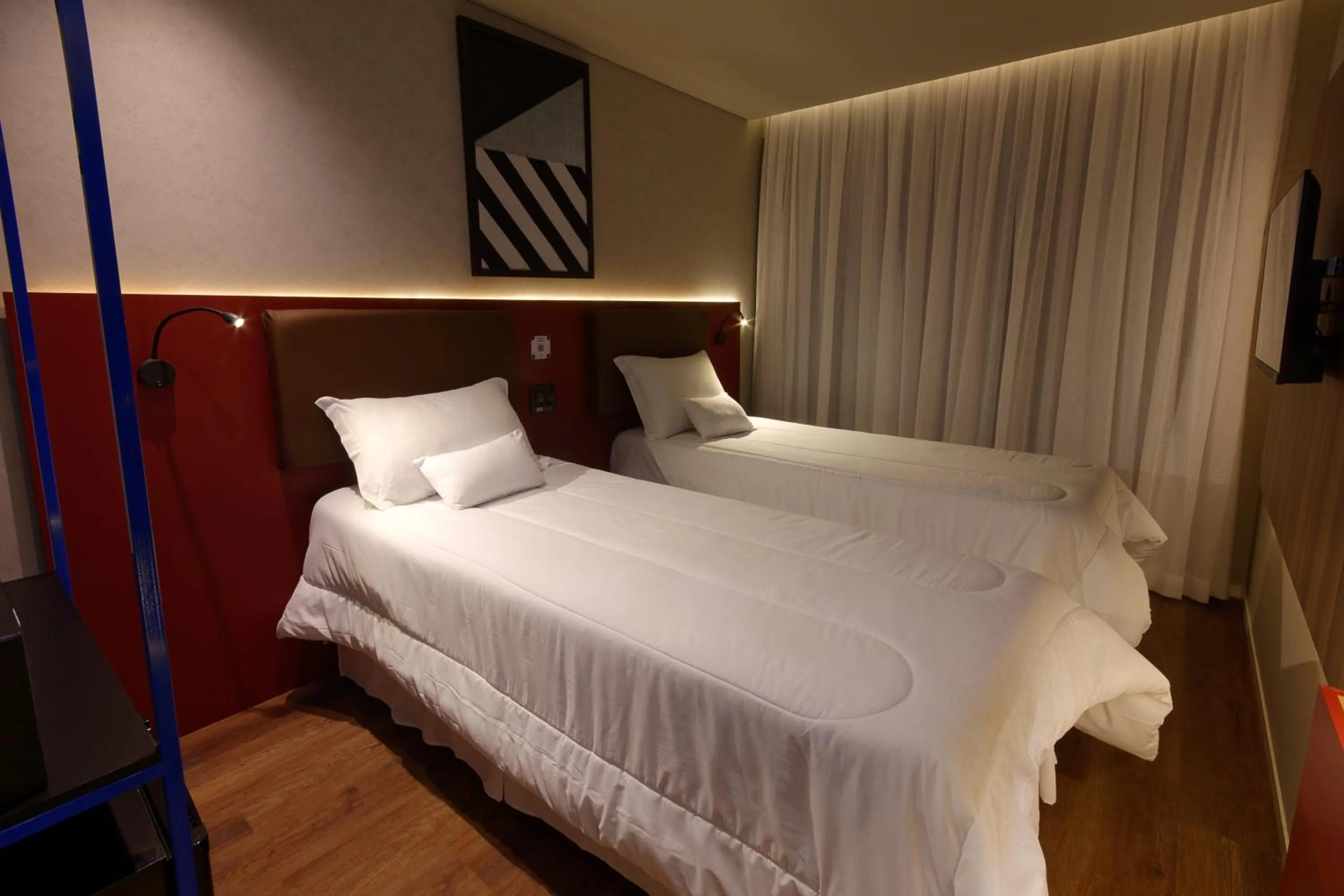 Superior Twin Room - single occupancy in Golden Tower Express Nações Unidas by Fênix Hotéis