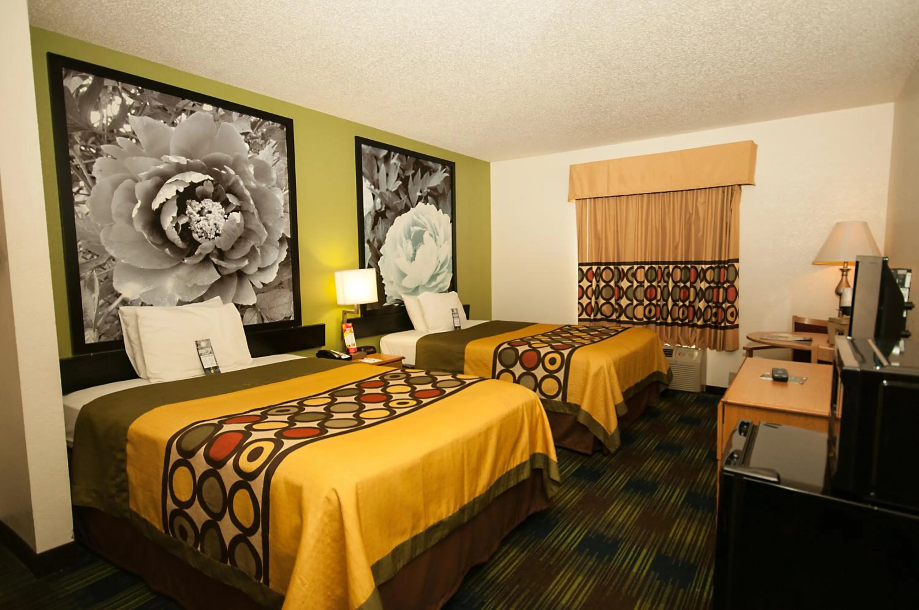 Double Room with Two Double Beds - Non-Smoking in Super 8 by Wyndham Corydon