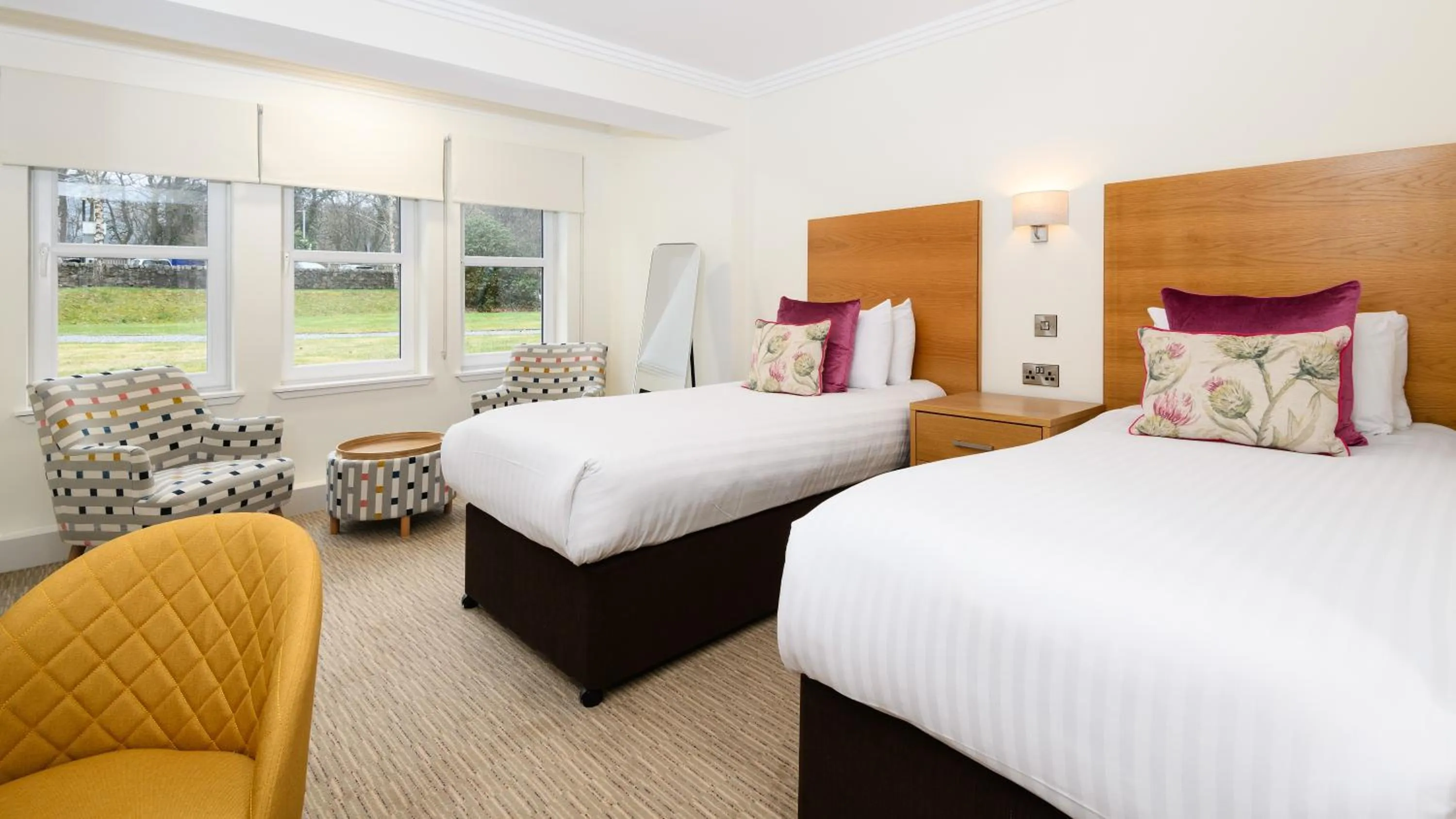 Twin Room in Fisher's Hotel