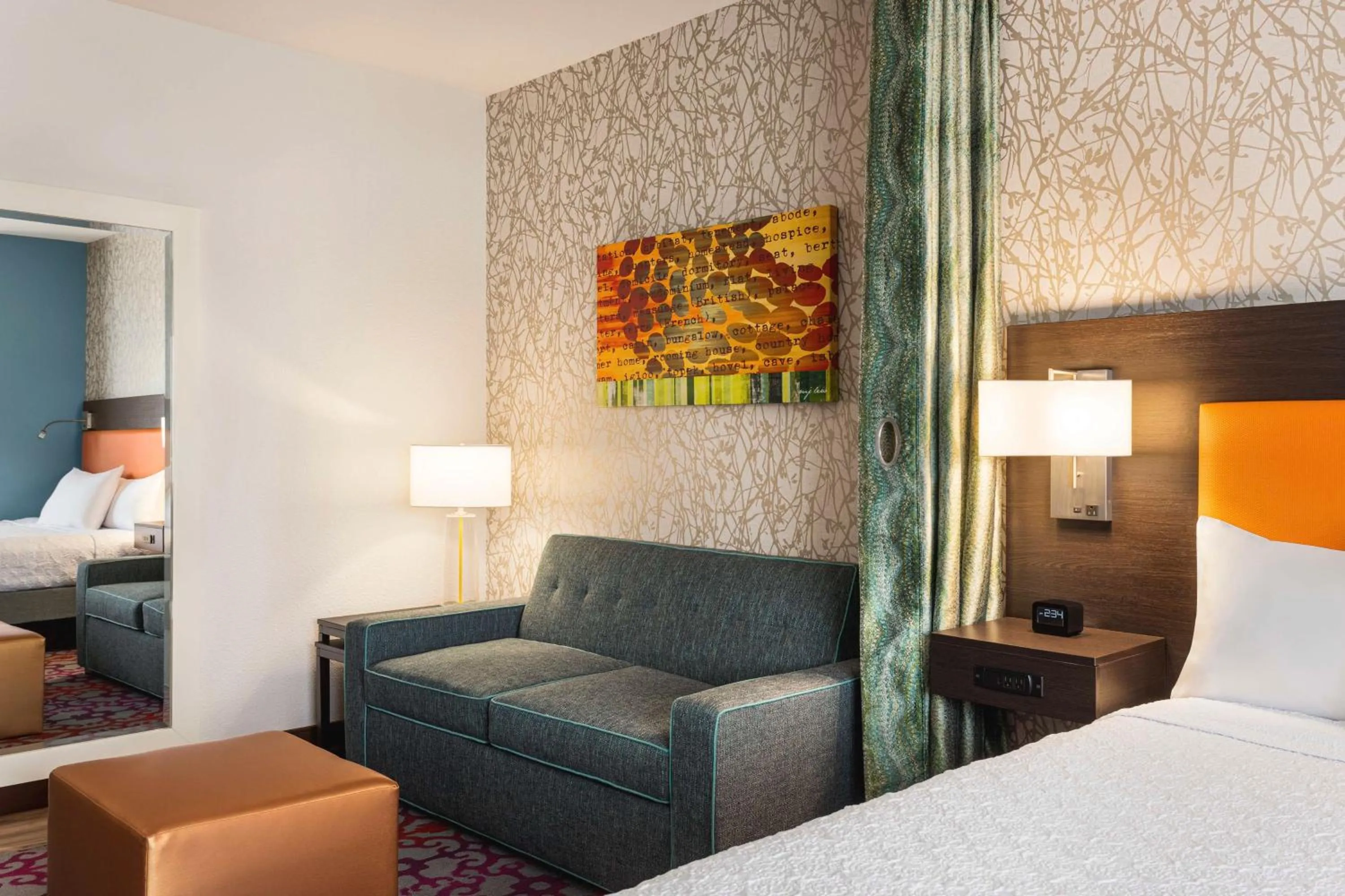 Queen Studio with Roll-In Shower - Mobility and Hearing Access/Non-Smoking in Home2 Suites by Hilton Albuquerque Downtown/University