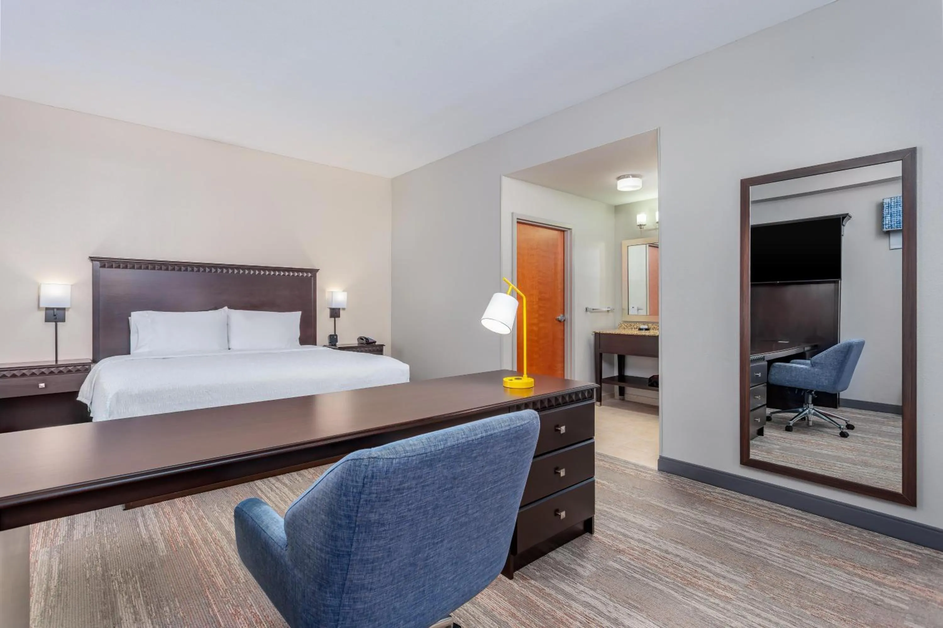 King Studio Suite - Non Smoking in Hampton Inn and Suites Parkersburg Downtown