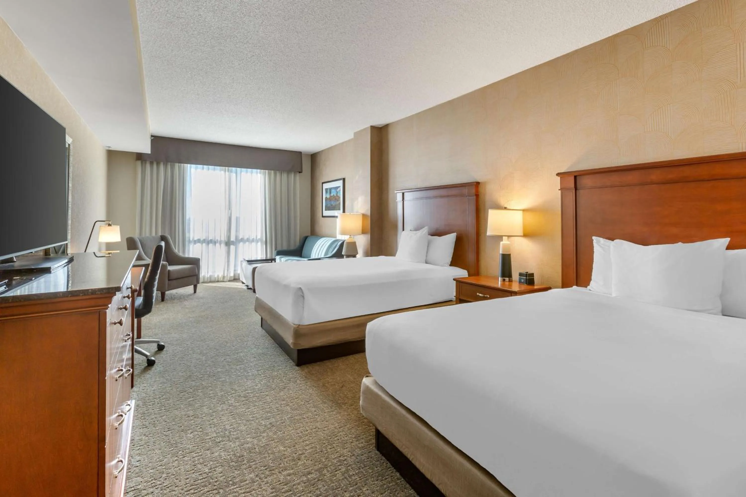Deluxe Two Queen Room with Sofa Bed in Drury Plaza Hotel Phoenix Tempe