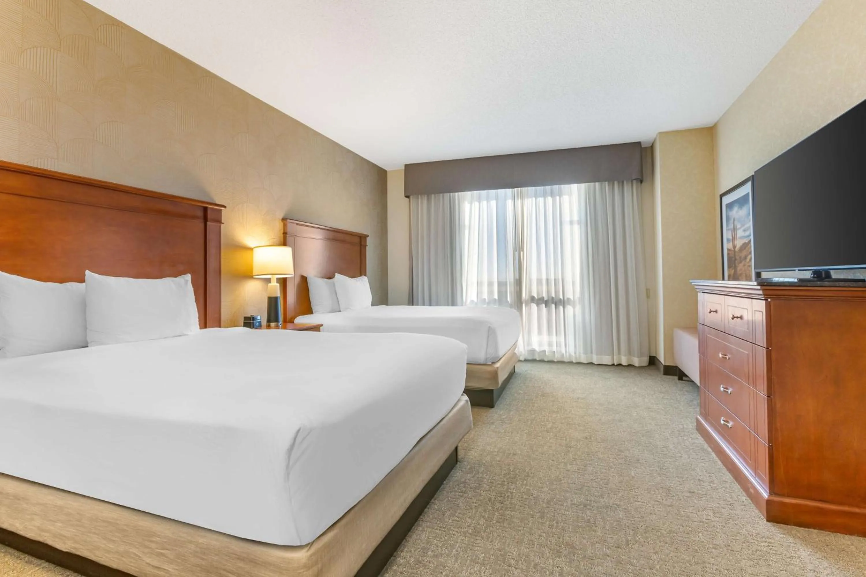 Queen Suite with Sofa Bed - Accessible, Tub in Drury Plaza Hotel Phoenix Tempe