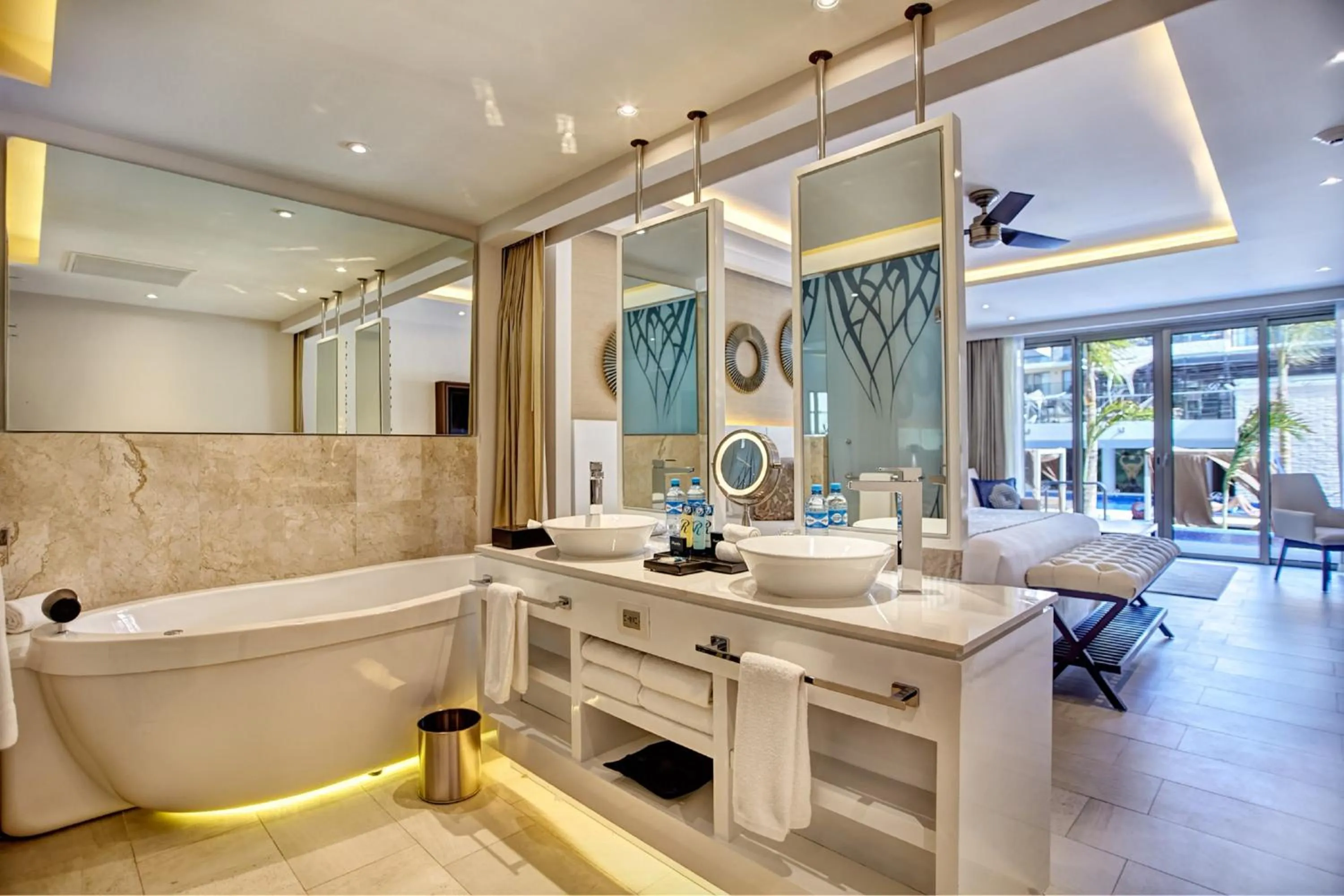 Luxury Junior Suite Ocean View Diamond Club  - single occupancy in Royalton Hideaway Riviera Cancun, An Autograph Collection All-Inclusive Resort - Adults Only