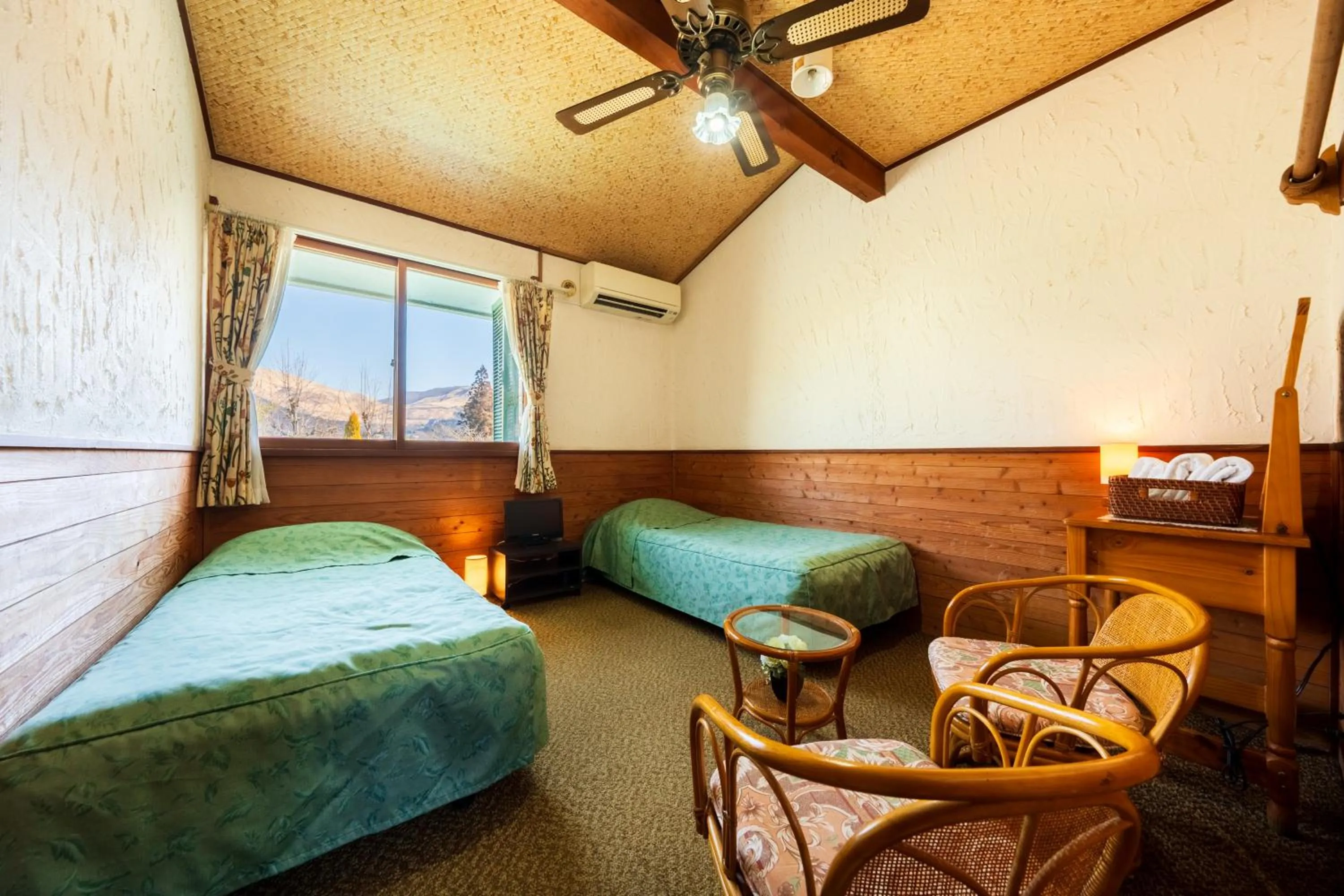 Standard Twin Room with Shared Bathroom in Pension Yufuin