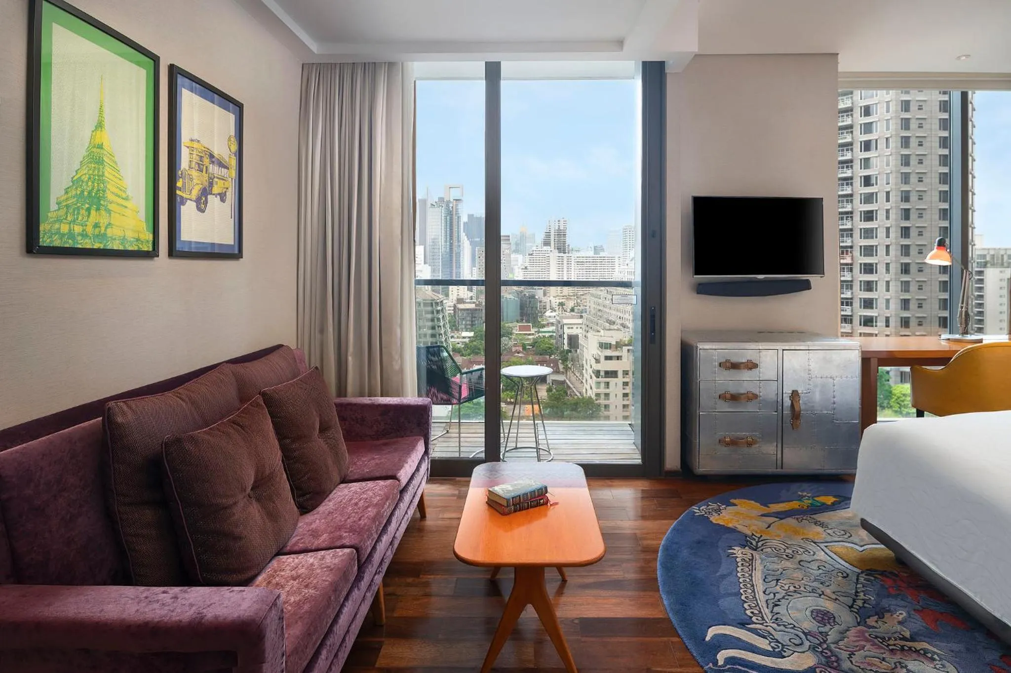 Standard King Room with Balcony in Hotel Indigo Bangkok Wireless Road by IHG