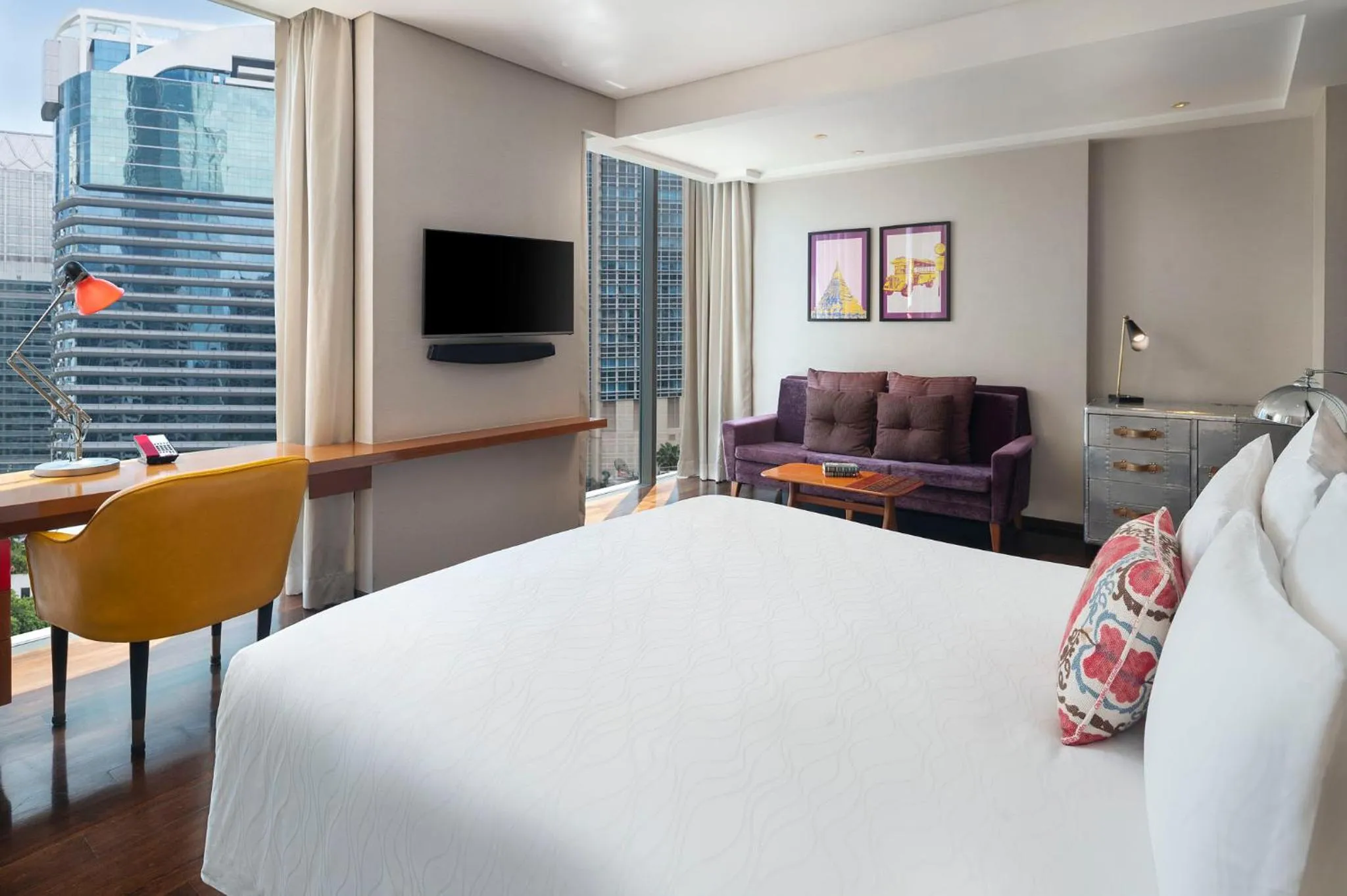 Standard King Room in Hotel Indigo Bangkok Wireless Road by IHG