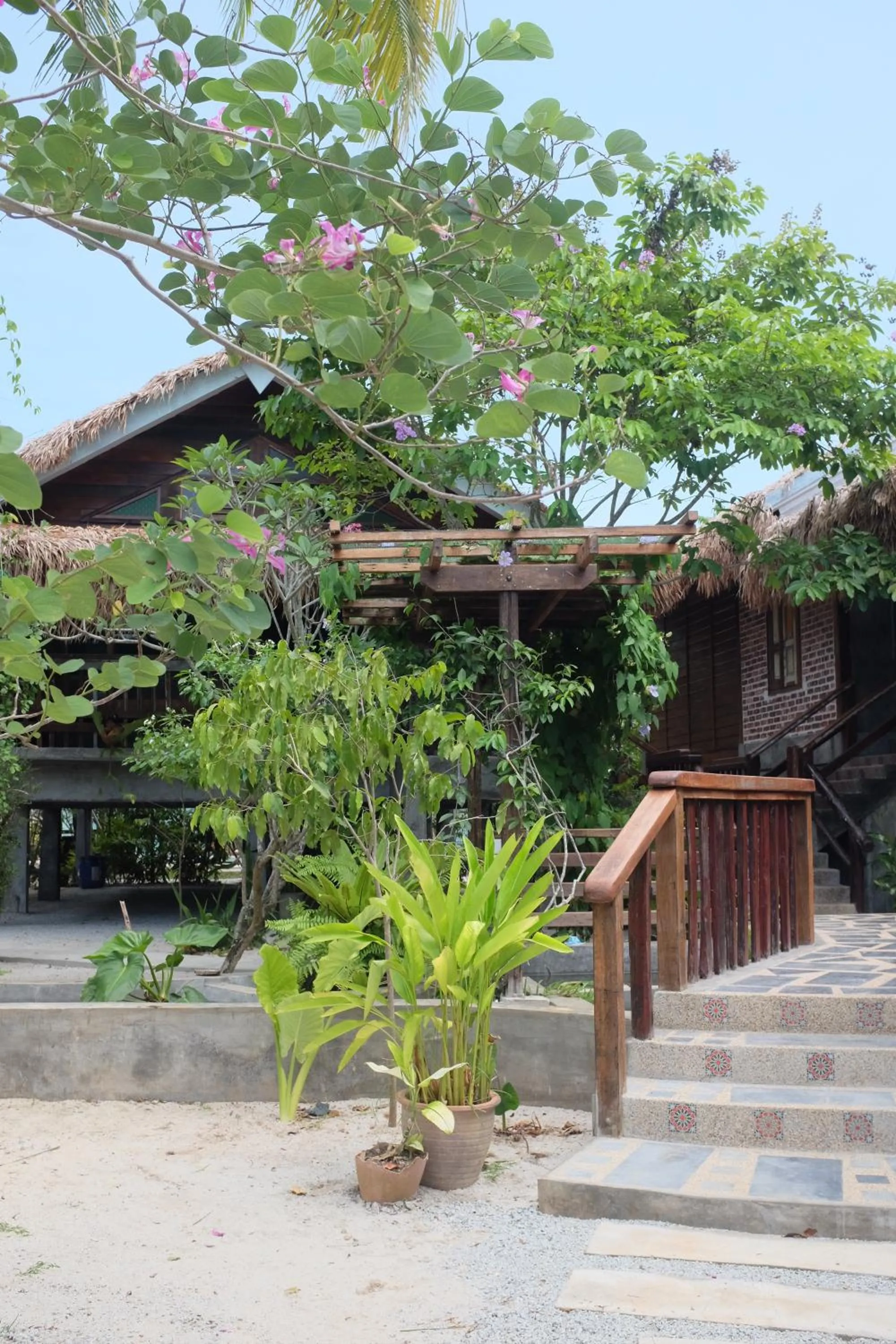 Villa with Garden View in Panji Panji Tropical Wooden Home