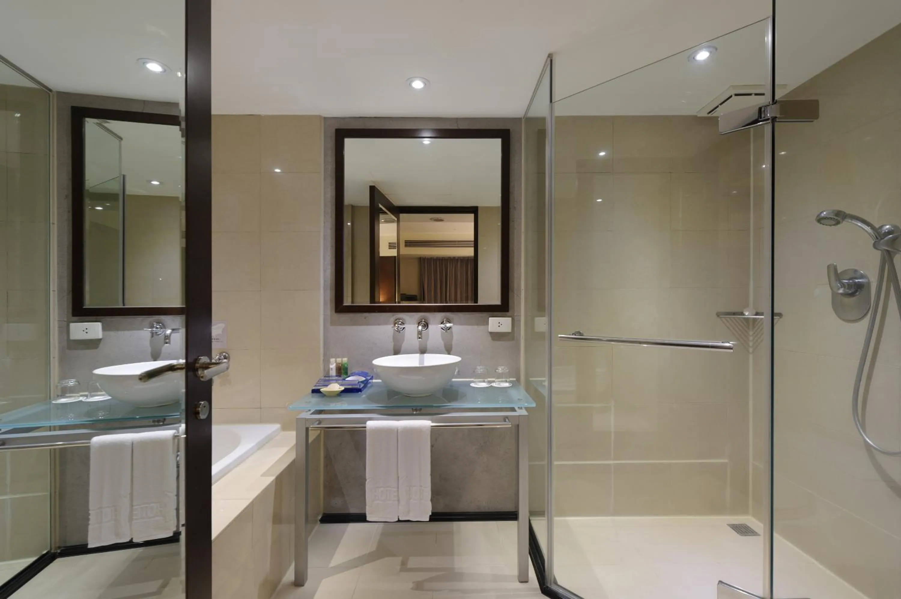 Run of House in K Hotel - Yunghe