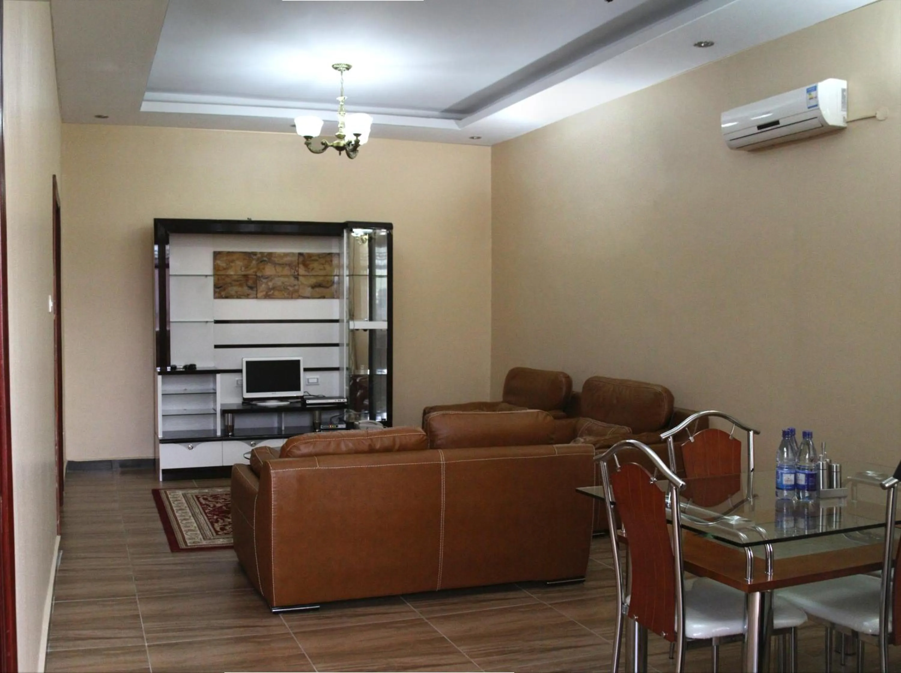 Three-Bedroom Apartment in Hotel Africana