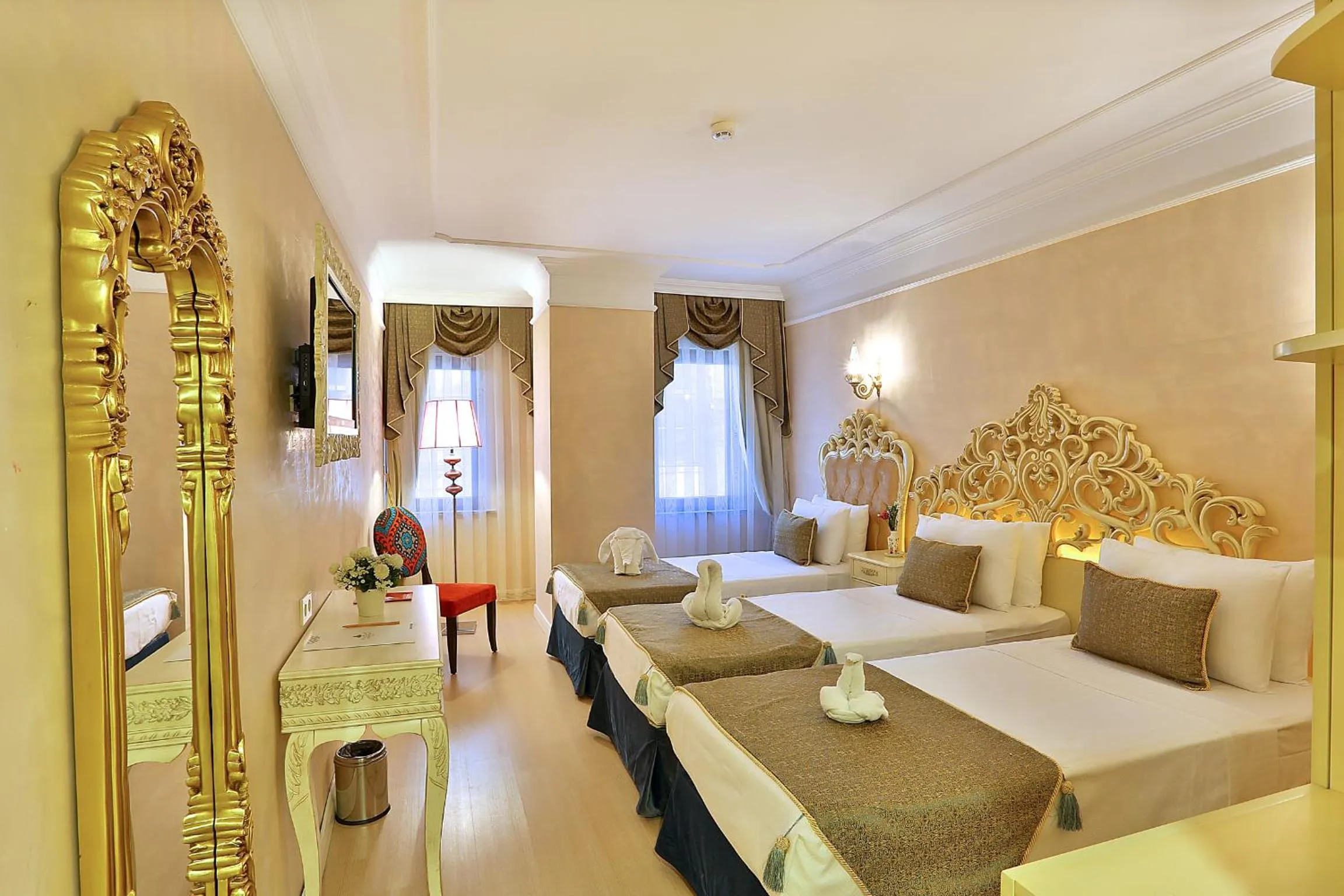 Quadruple Family Room in Edibe Sultan Hotel