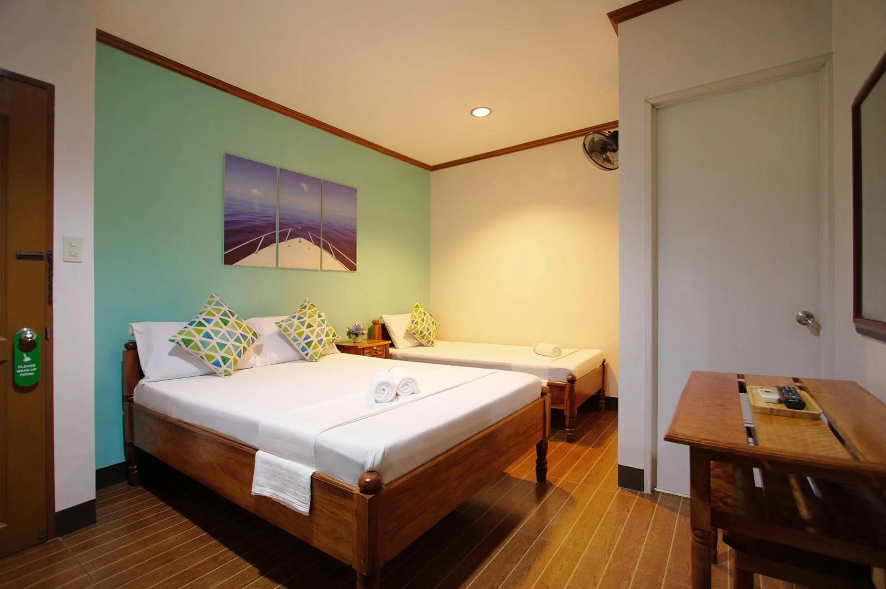 Superior Triple Room in ISLANDS VIEW INN