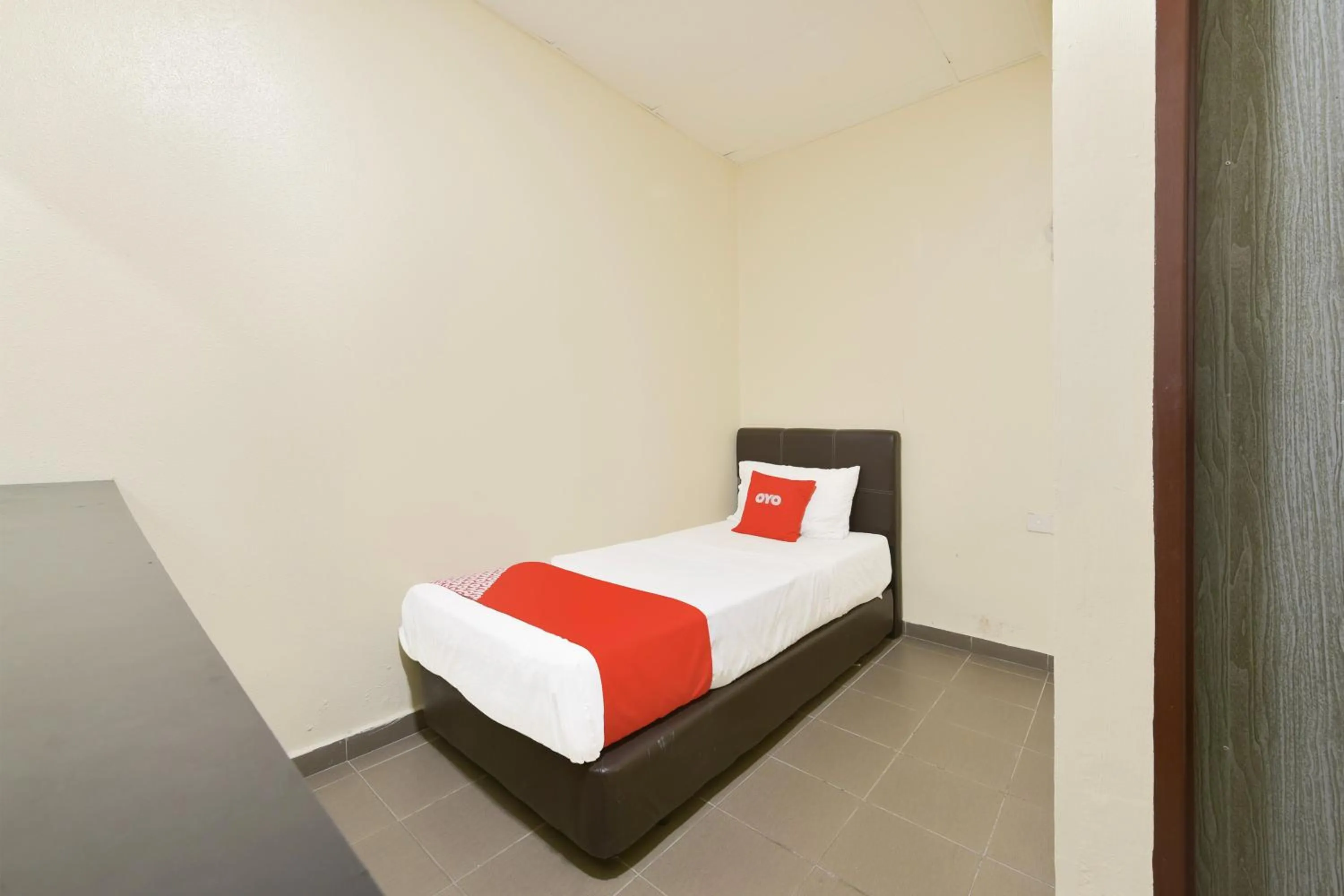 Standard Single Room - single occupancy in Hotel O Gest Inn