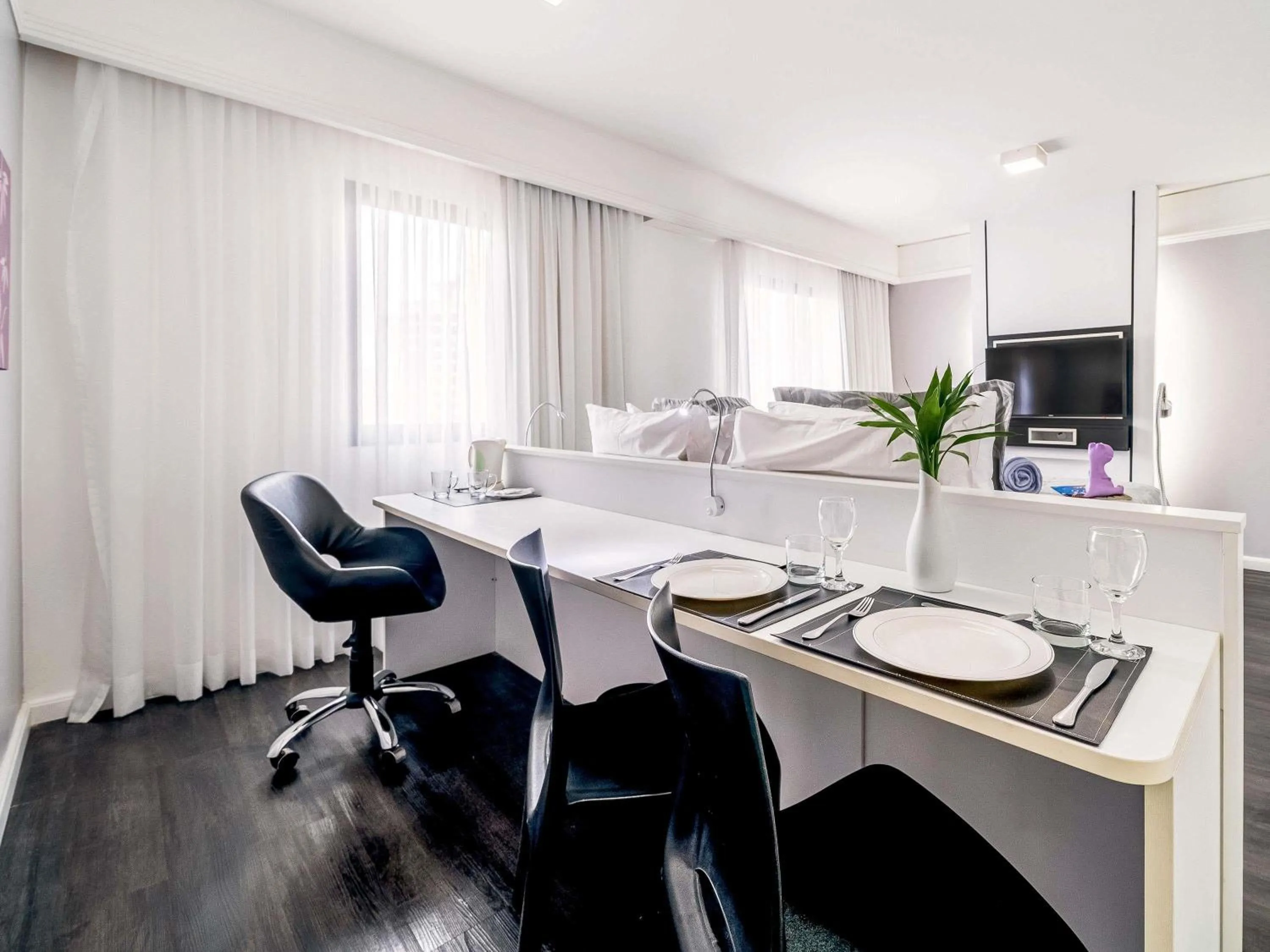 Superior Apartment with One Double Bed and One Sofa Bed for 1 person in Mercure São Paulo Ibirapuera Privilege