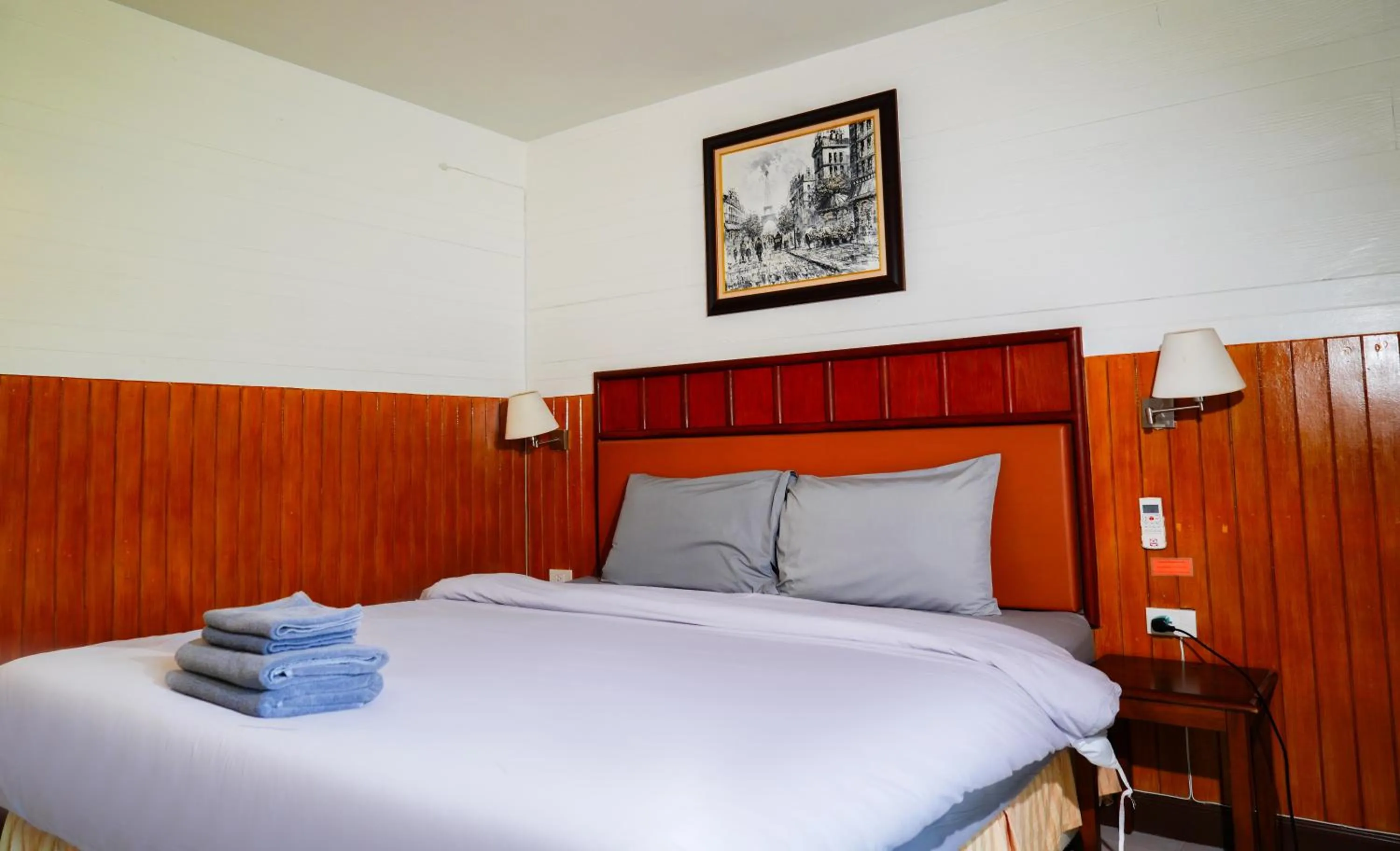 Standard King Room in Luna Hut Resort