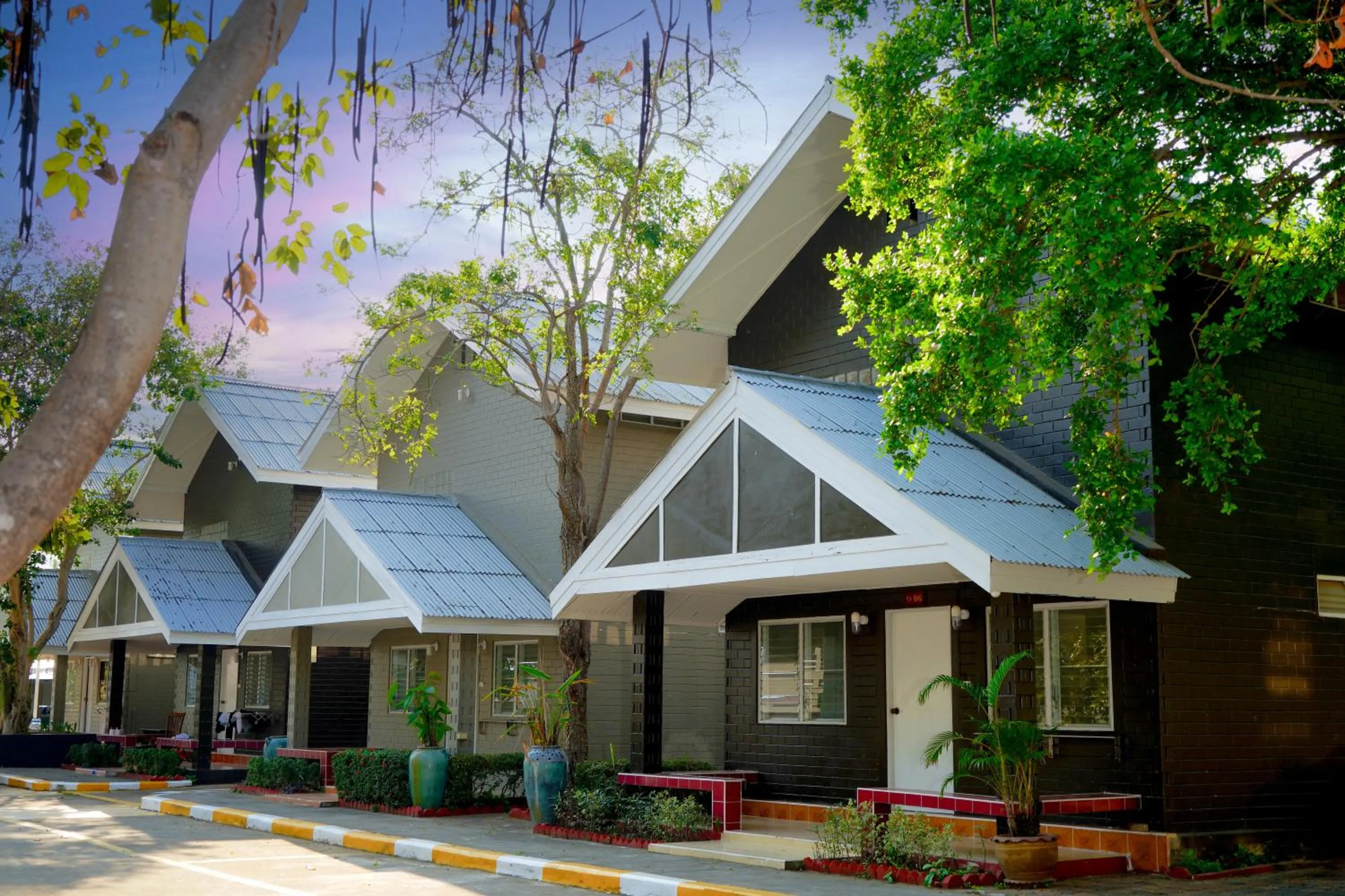 Three-Bedroom House in Luna Hut Resort