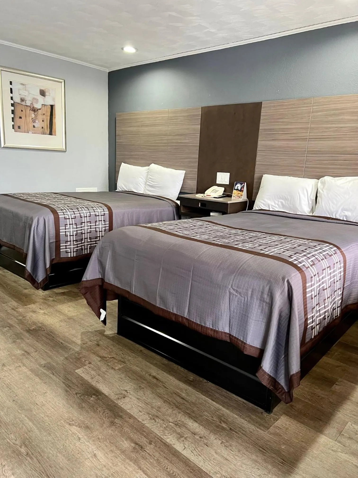 Double Room - Smoking in Knights Inn Madison Heights