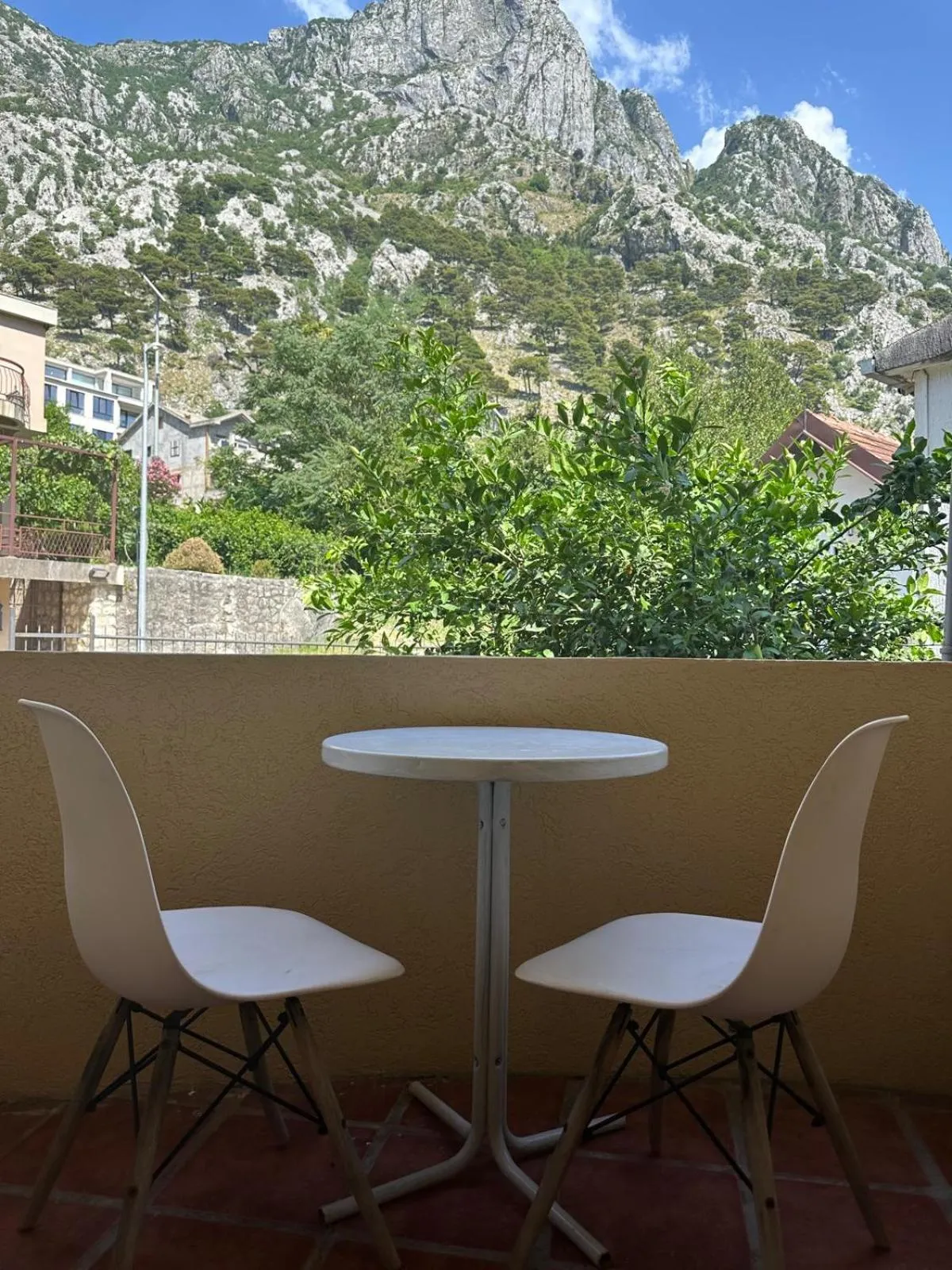 Budget Double Room in Themis Apartment