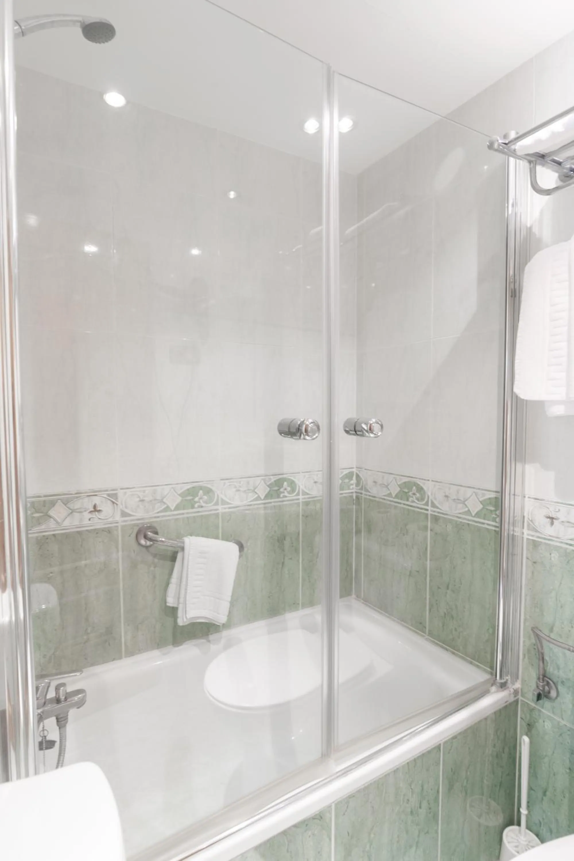 Twin Room with Extra Bed in Hotel Alameda Málaga