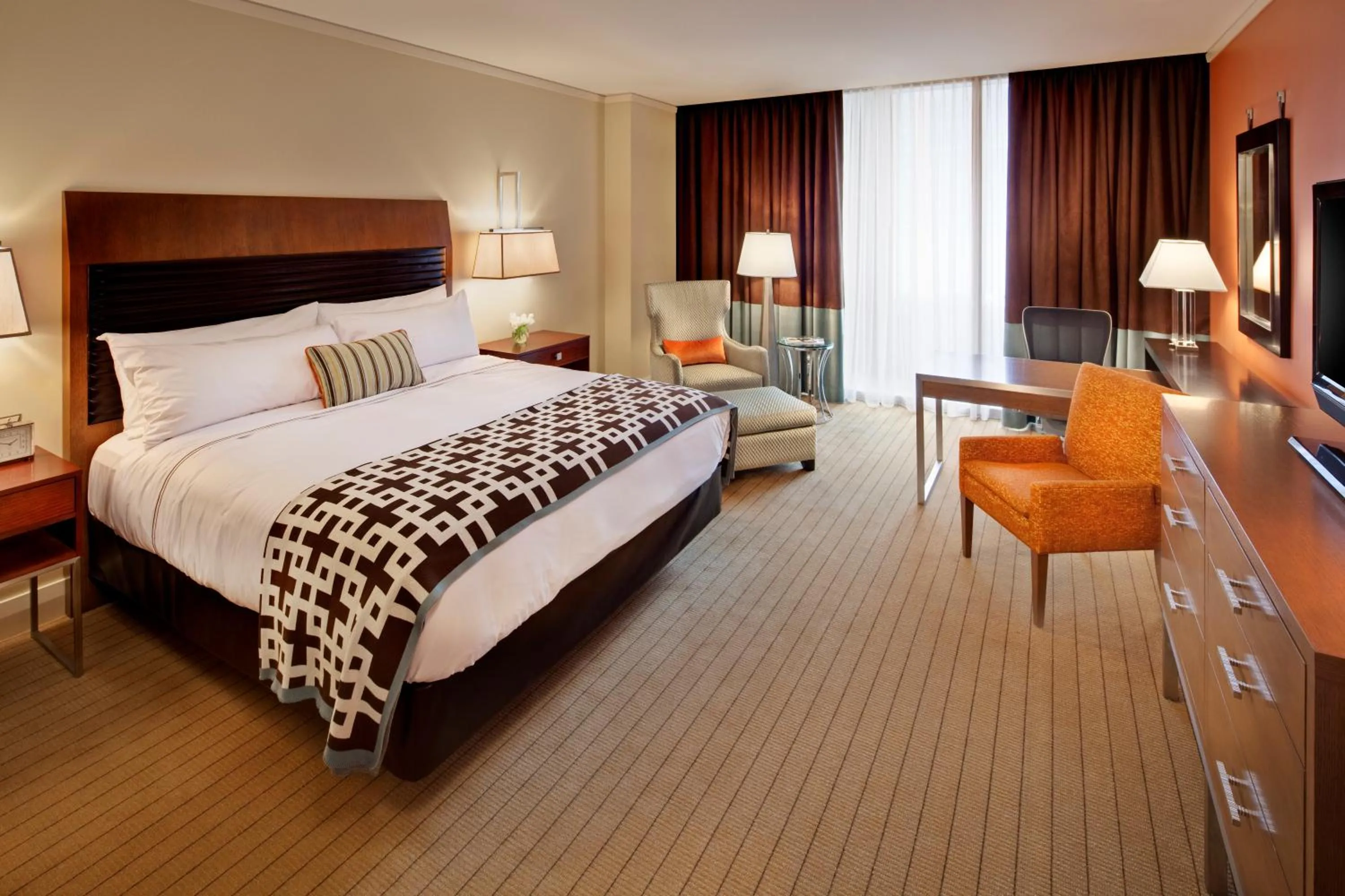 Deluxe King Room with City view - Hearing Accessible in Fairmont Pittsburgh
