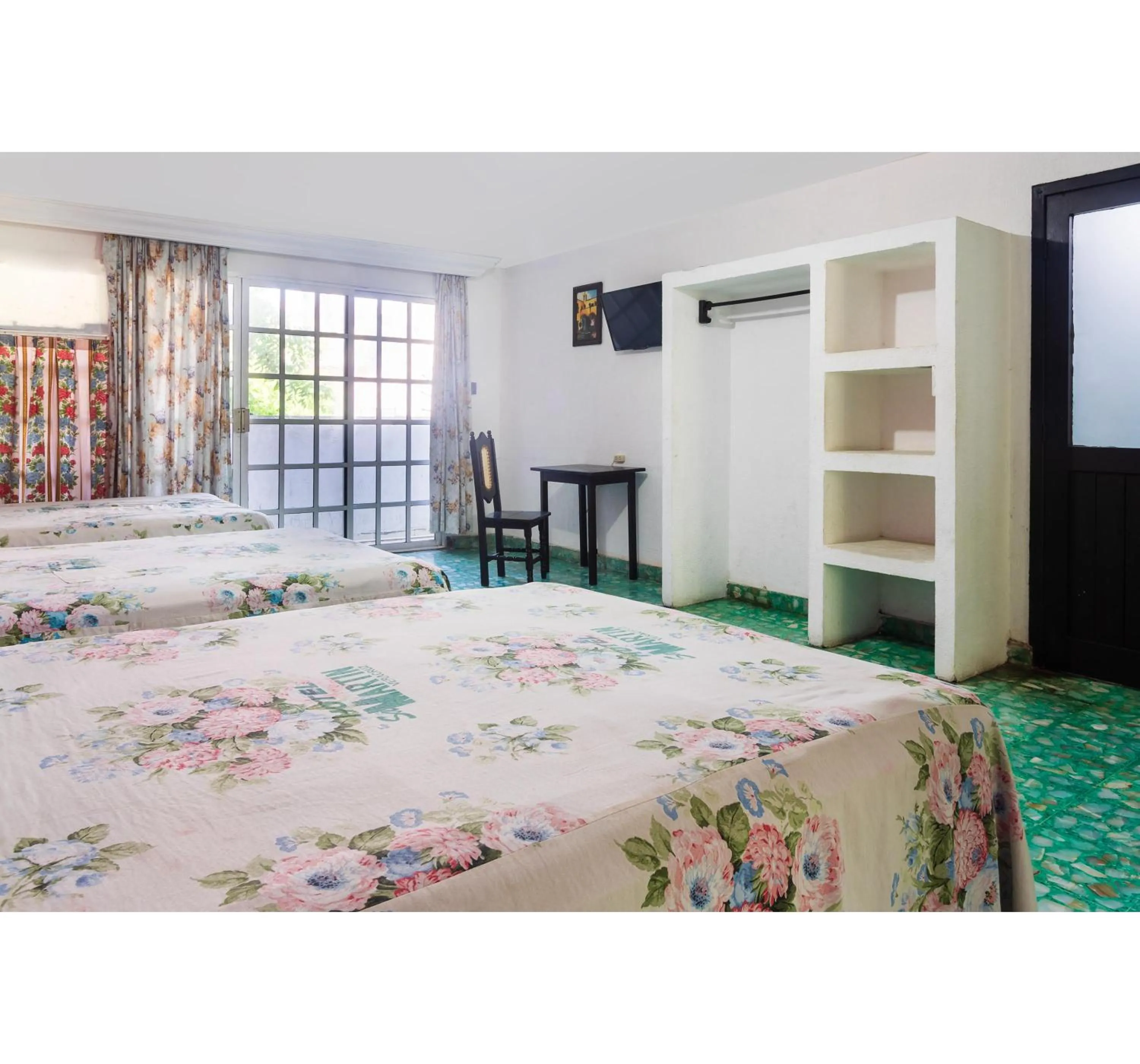 Standard Two Beds in OYO Hotel San Martin