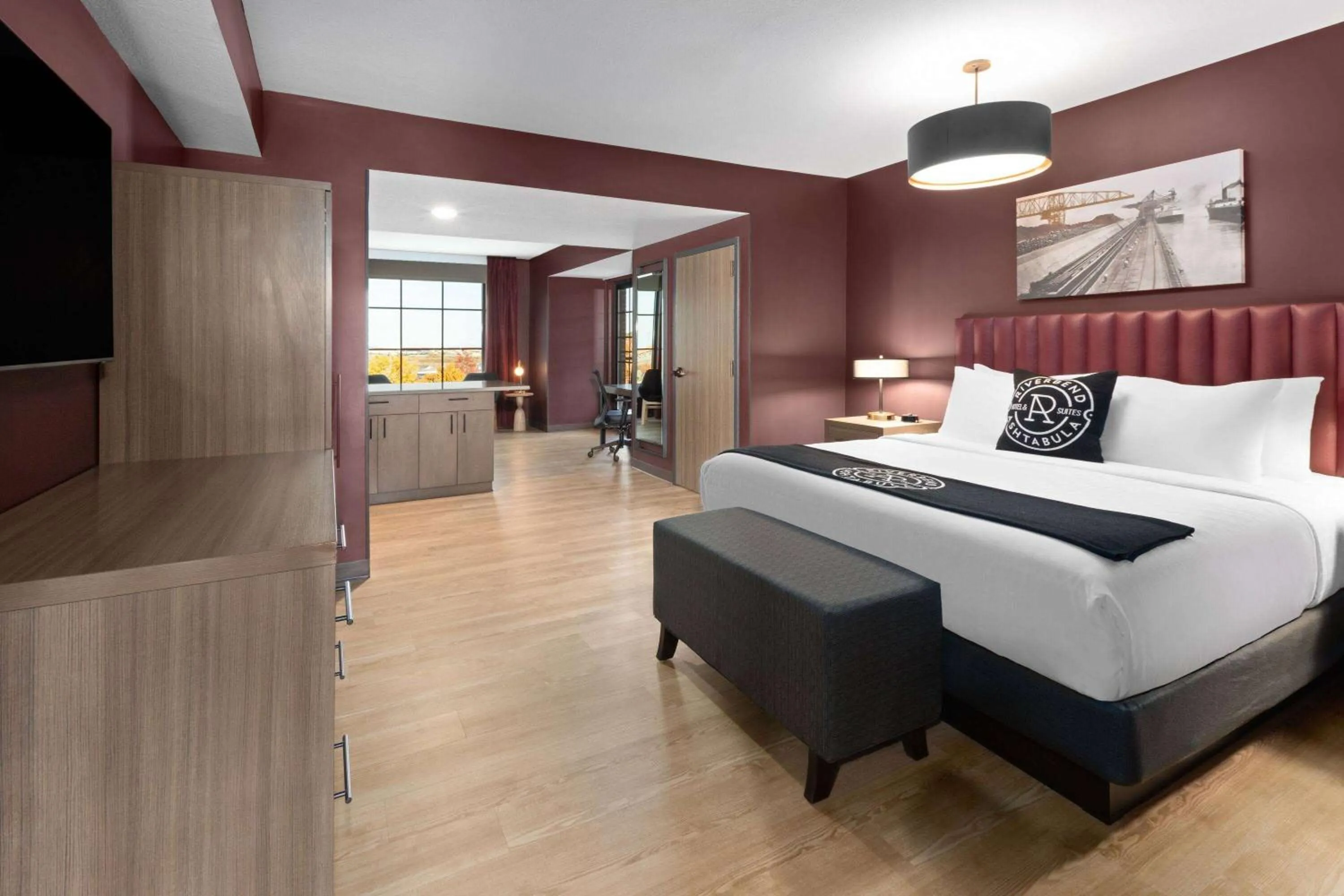 Deluxe King Suite with River View - Non-Smoking in Riverbend Hotel and Suites, Trademark Collection by Wyndham