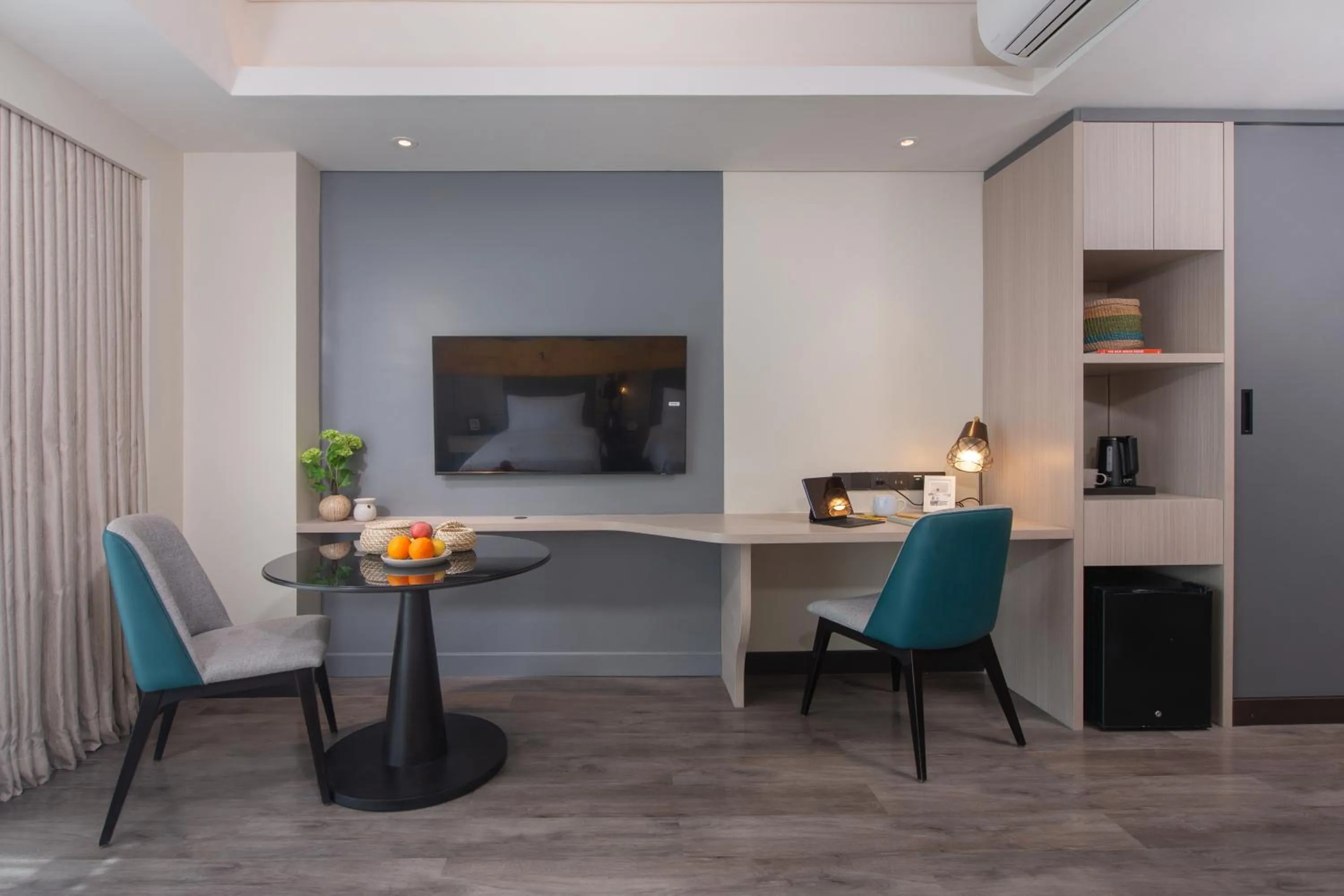 Deluxe Twin Room in Citadines Bacolod City