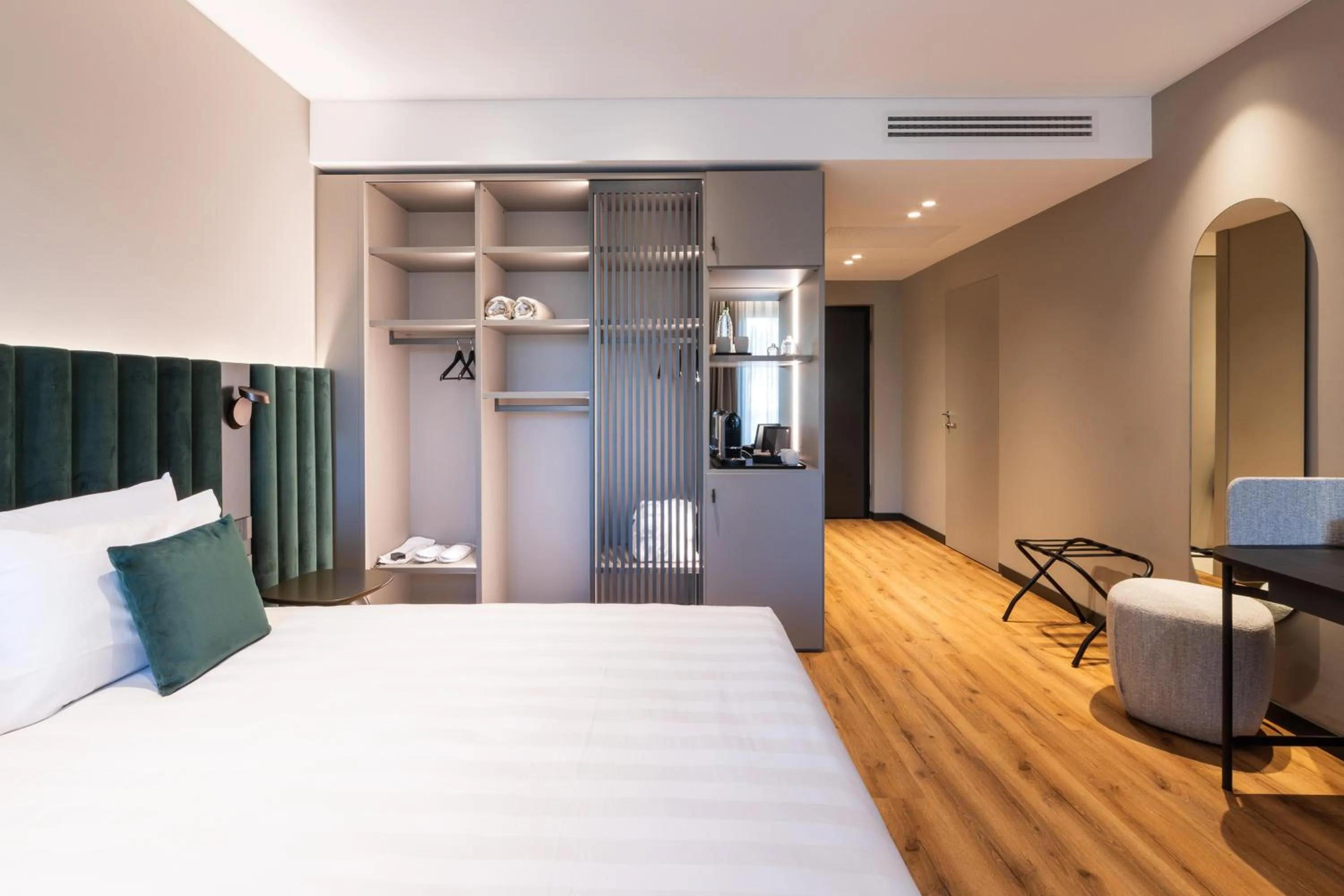 Deluxe Double or Twin Room with Garden View in Como Hills